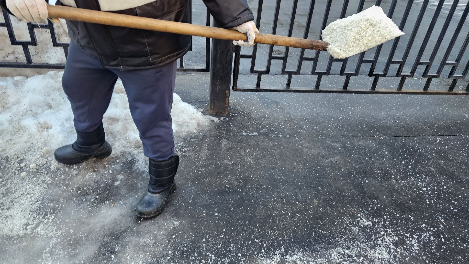 коммунальщики, жуковский, наледь,