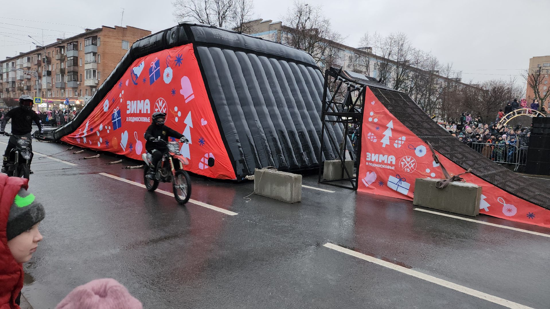 вертикалки, пушкино, фристайл, мотокросс, шоу, мотоциклисты, мотосообщество, выступления, трюки, зима в подмосковье, спортсмены,