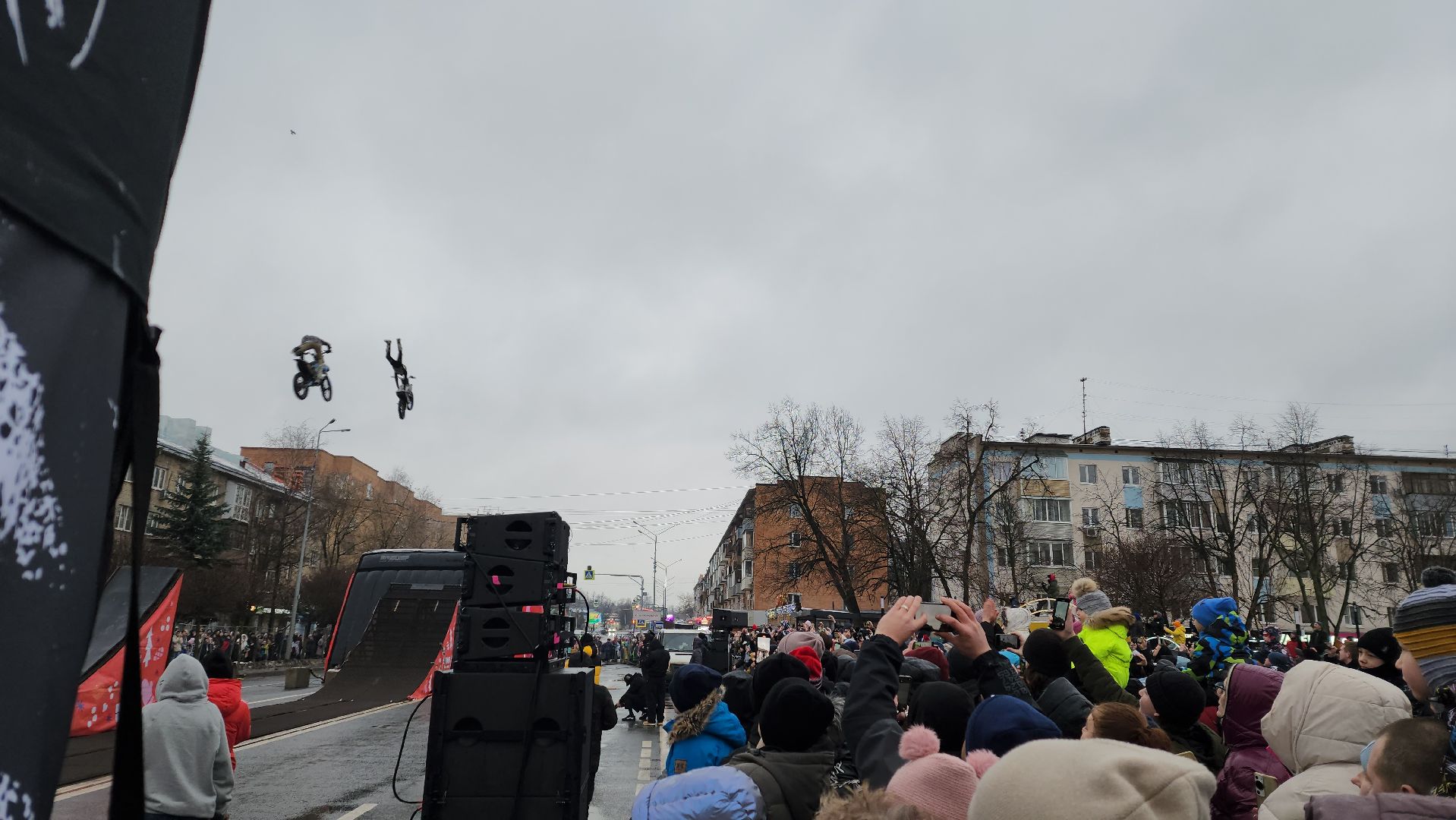 вертикалки, пушкино, фристайл, мотокросс, шоу, мотоциклисты, мотосообщество, выступления, трюки, зима в подмосковье, спортсмены,