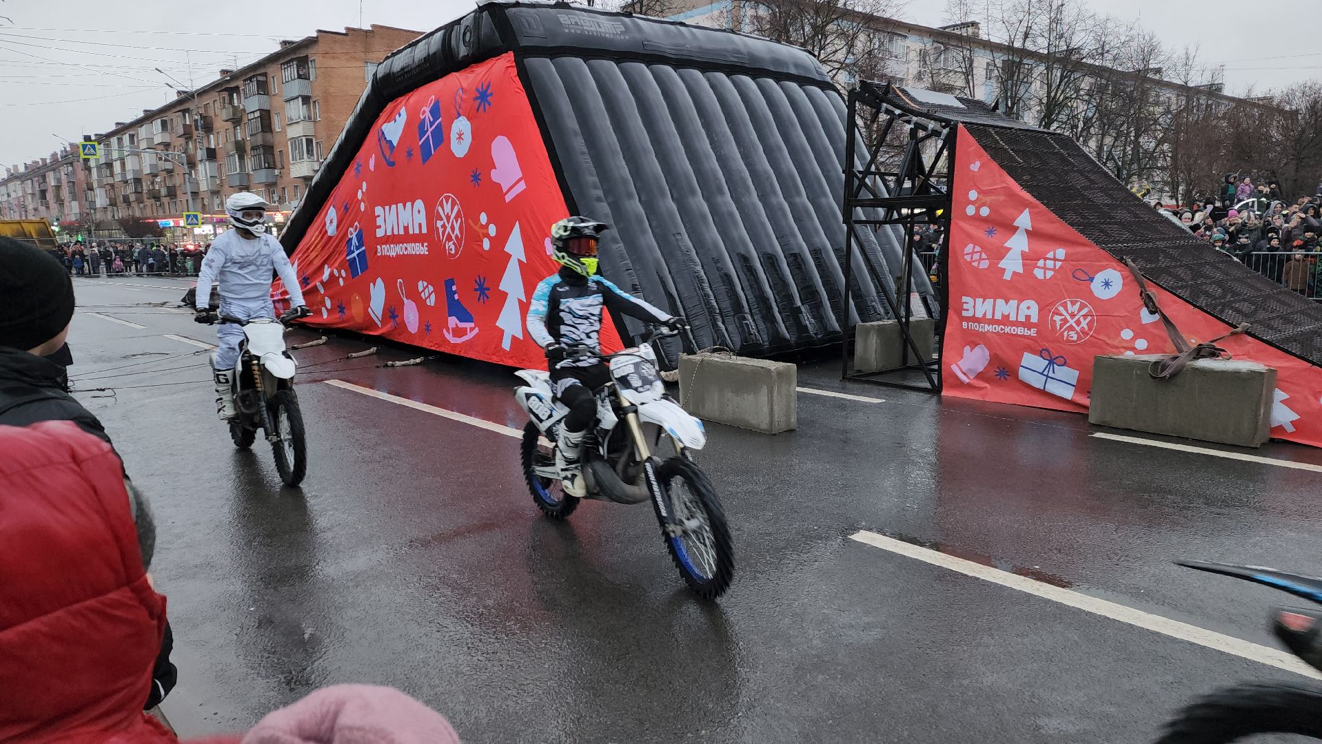 вертикалки, пушкино, фристайл, мотокросс, шоу, мотоциклисты, мотосообщество, выступления, трюки, зима в подмосковье, спортсмены,