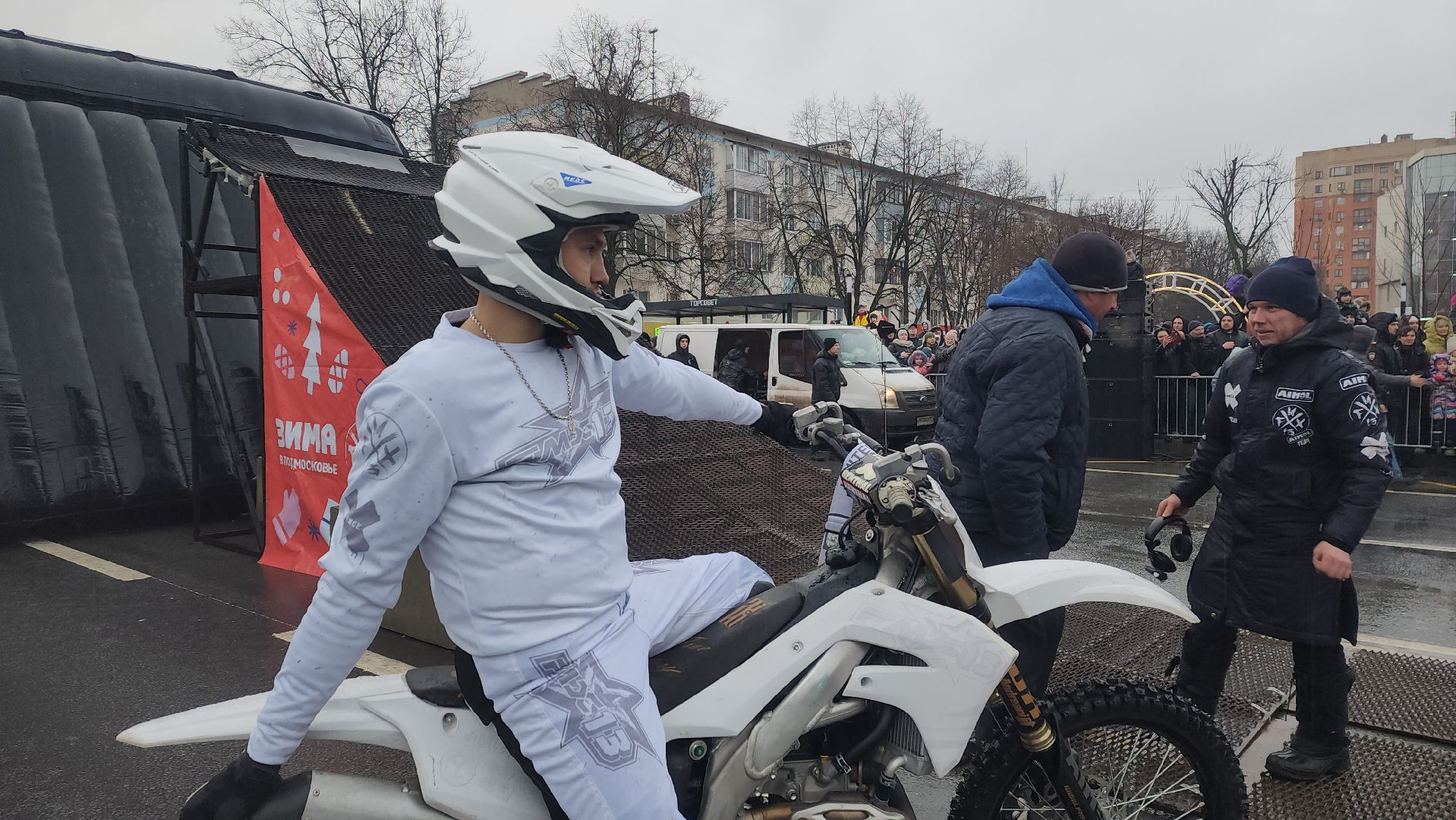 вертикалки, пушкино, фристайл, мотокросс, шоу, мотоциклисты, мотосообщество, выступления, трюки, зима в подмосковье, спортсмены,