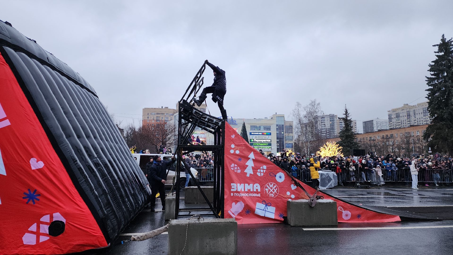 вертикалки, пушкино, фристайл, мотокросс, шоу, мотоциклисты, мотосообщество, выступления, трюки, зима в подмосковье, спортсмены,