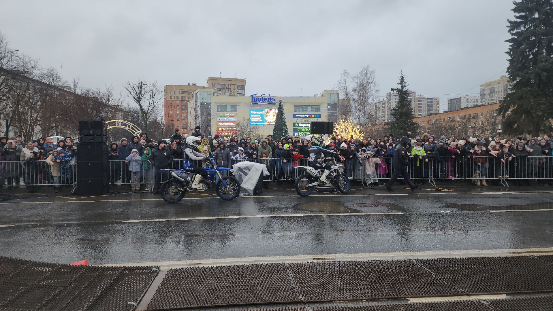 вертикалки, пушкино, фристайл, мотокросс, шоу, мотоциклисты, мотосообщество, выступления, трюки, зима в подмосковье, спортсмены,