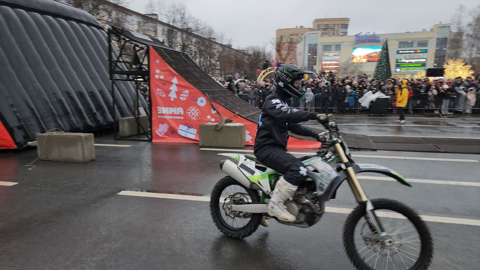 вертикалки, пушкино, фристайл, мотокросс, шоу, мотоциклисты, мотосообщество, выступления, трюки, зима в подмосковье, спортсмены,