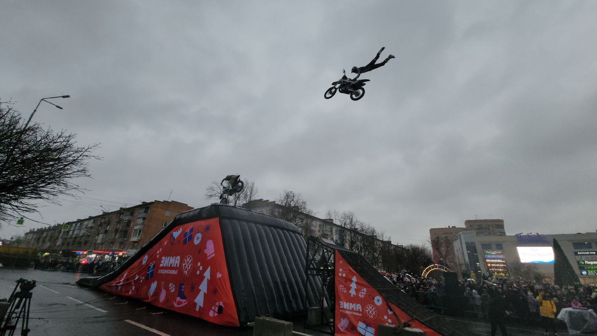 вертикалки, пушкино, фристайл, мотокросс, шоу, мотоциклисты, мотосообщество, выступления, трюки, зима в подмосковье, спортсмены,