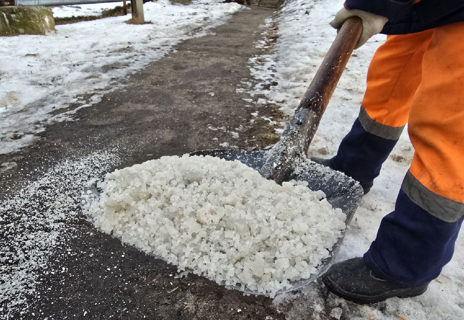 можайск, можайский городской округ, подмосковье, жкх, борьба с гололедом, непогода, коммунальщики, можайские коммунальщики, зима, вертикалки,
