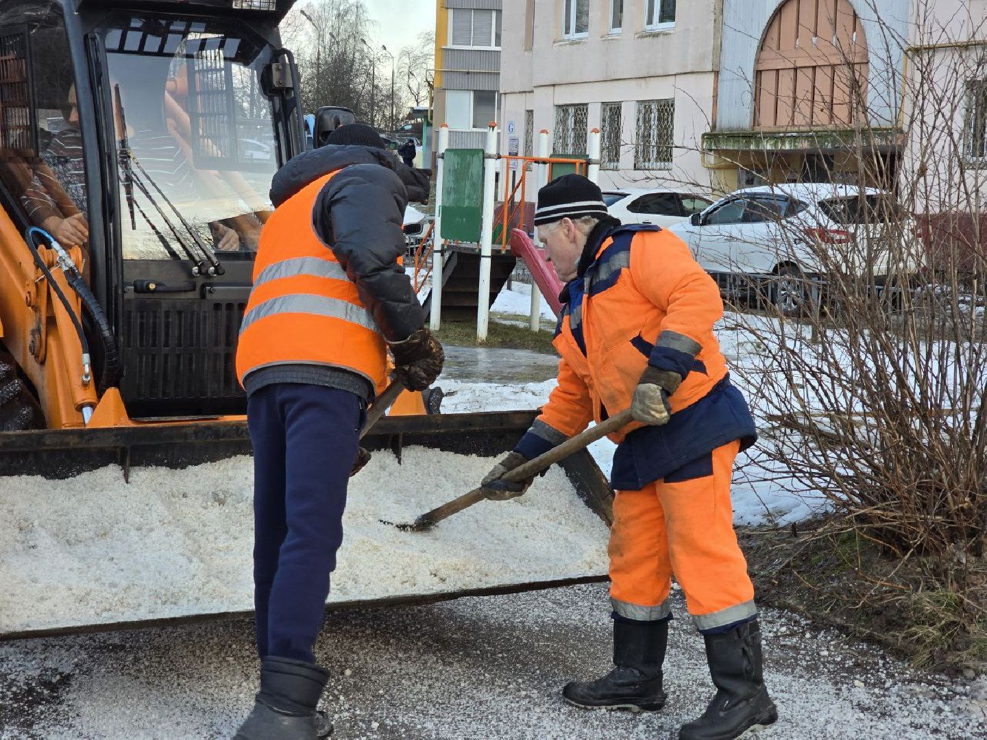 можайск, можайский городской округ, подмосковье, жкх, борьба с гололедом, непогода, коммунальщики, можайские коммунальщики, зима, вертикалки,