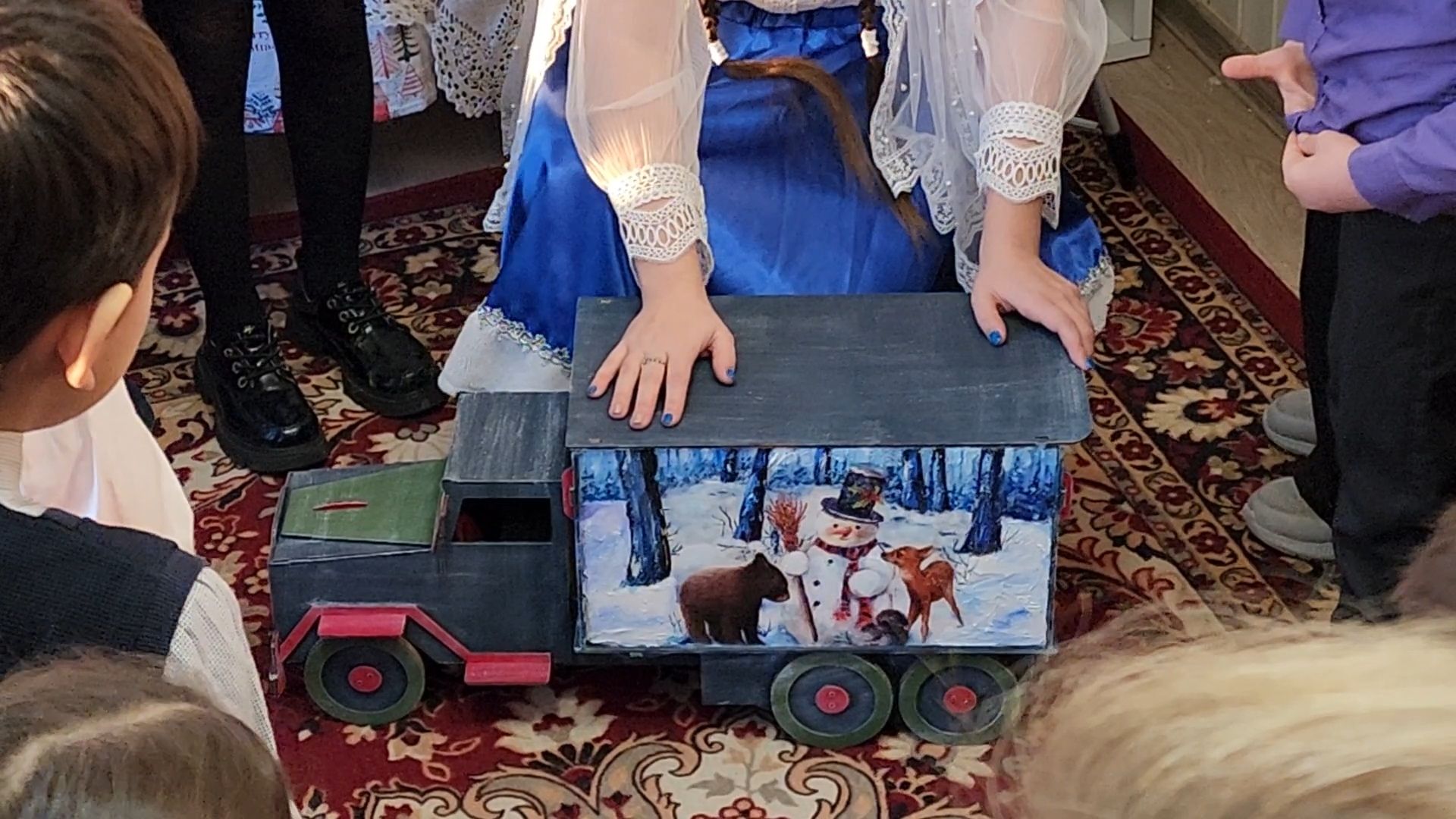 Бронницы, бронницкий терем деда мороза, Новогоднее поздравление для детей, Дети из семей находящихся в трудной жизненной ситуации, Вертикалка,