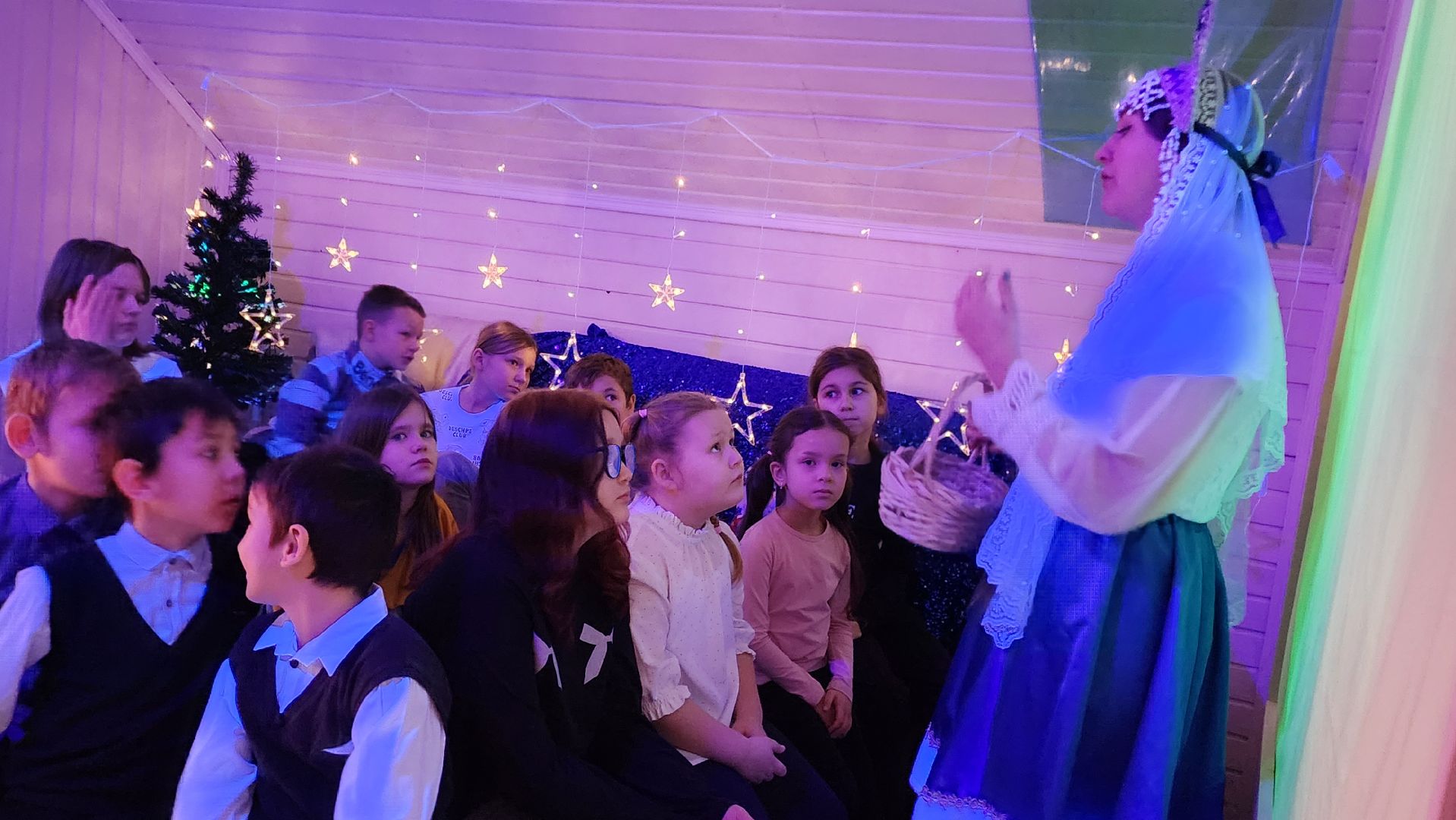 Бронницы, бронницкий терем деда мороза, Новогоднее поздравление для детей, Дети из семей находящихся в трудной жизненной ситуации, Вертикалка,