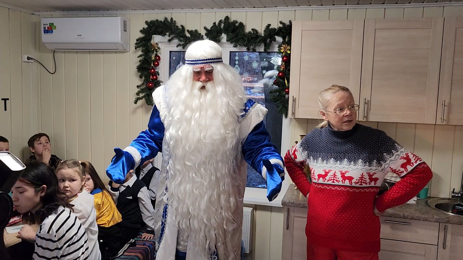 Бронницы, бронницкий терем деда мороза, Новогоднее поздравление для детей, Дети из семей находящихся в трудной жизненной ситуации, Вертикалка,