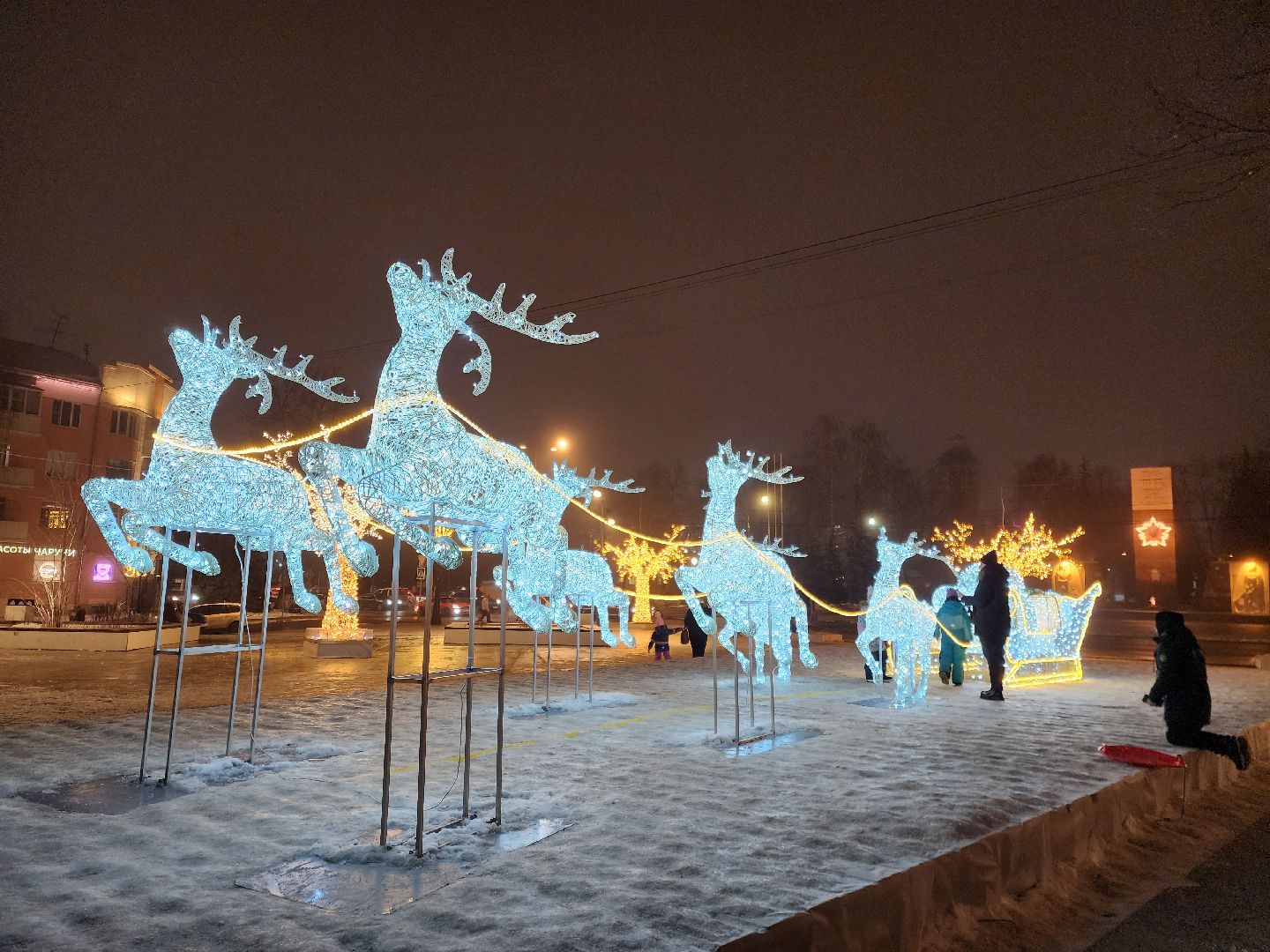 ногинск, жители, общество, новогодние украшения, фонтанная площадь, место для отдыха, фотосессия, вертикалки,
