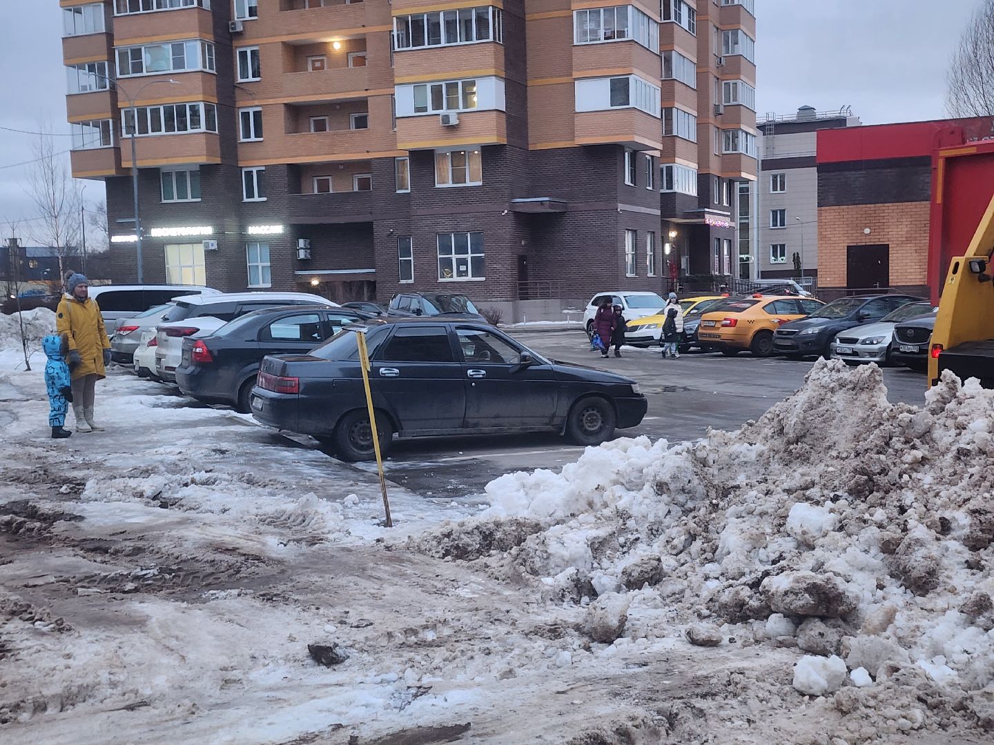 долгопрудный, мбу благоустройство, новые водники, вывоз снега, погрузчик, самосвал, вертикалки,