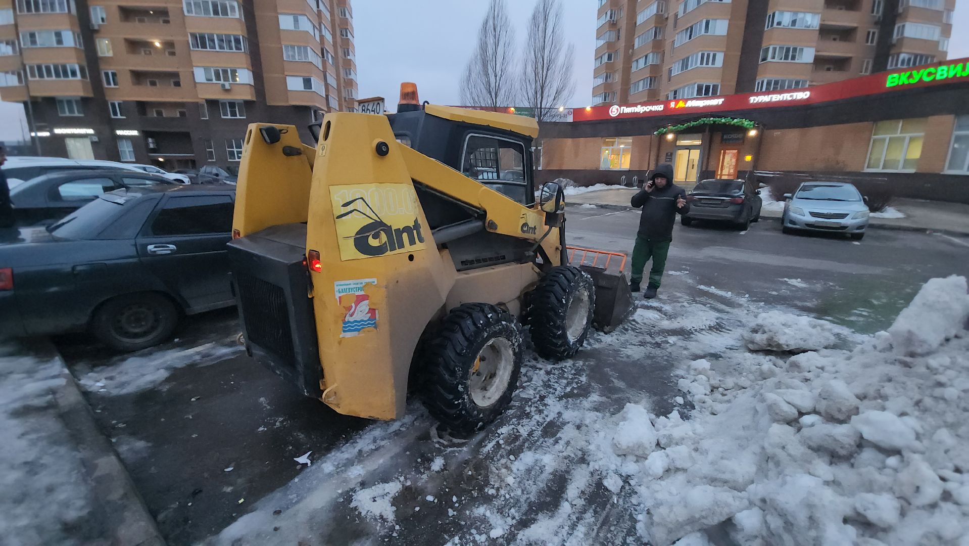 долгопрудный, мбу благоустройство, новые водники, вывоз снега, погрузчик, самосвал, вертикалки,