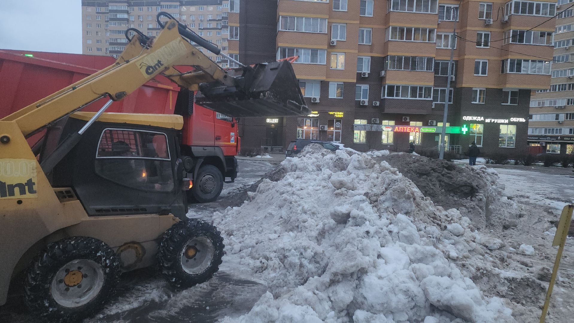 долгопрудный, мбу благоустройство, новые водники, вывоз снега, погрузчик, самосвал, вертикалки,