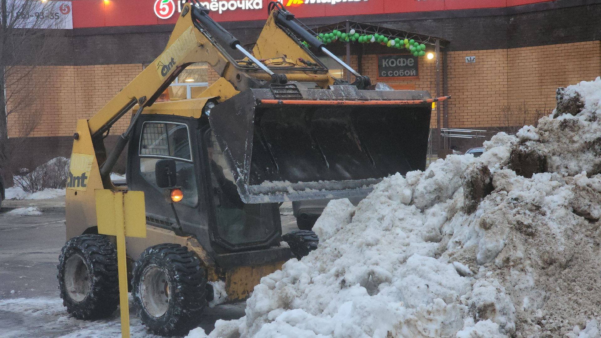 долгопрудный, мбу благоустройство, новые водники, вывоз снега, погрузчик, самосвал, вертикалки,