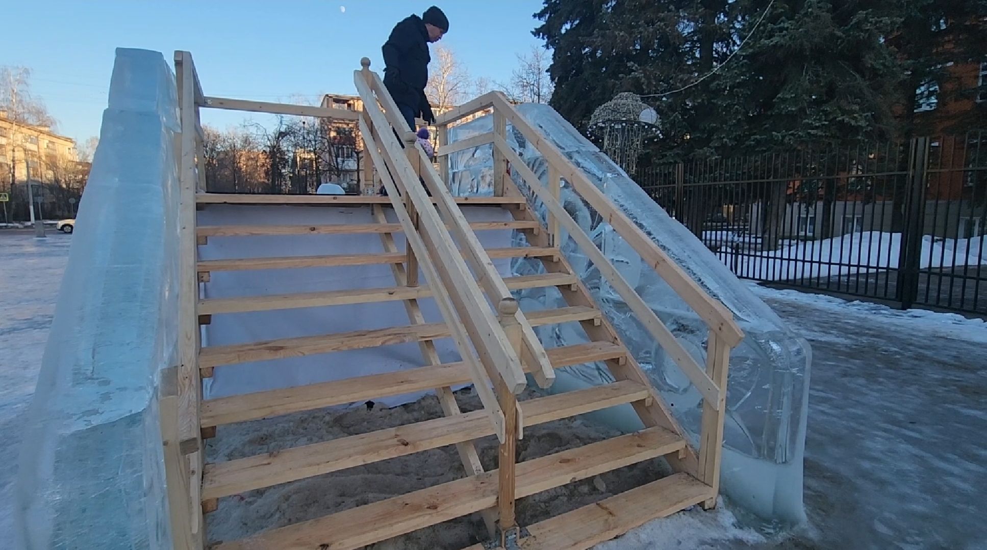 долгопрудный, площадь собина, ледяная горка, вертикалки