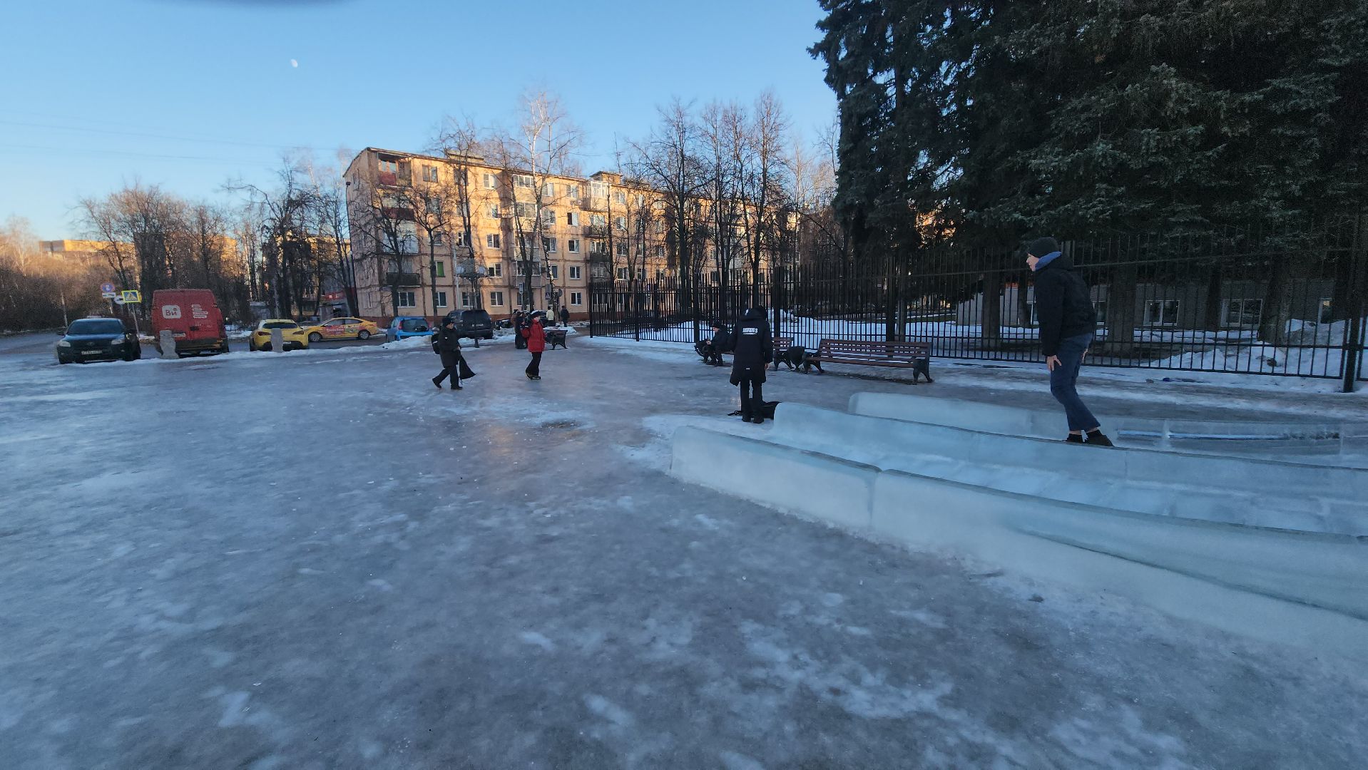 долгопрудный, площадь собина, ледяная горка, вертикалки
