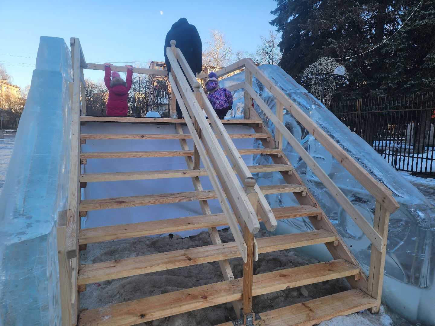 долгопрудный, площадь собина, ледяная горка, вертикалки