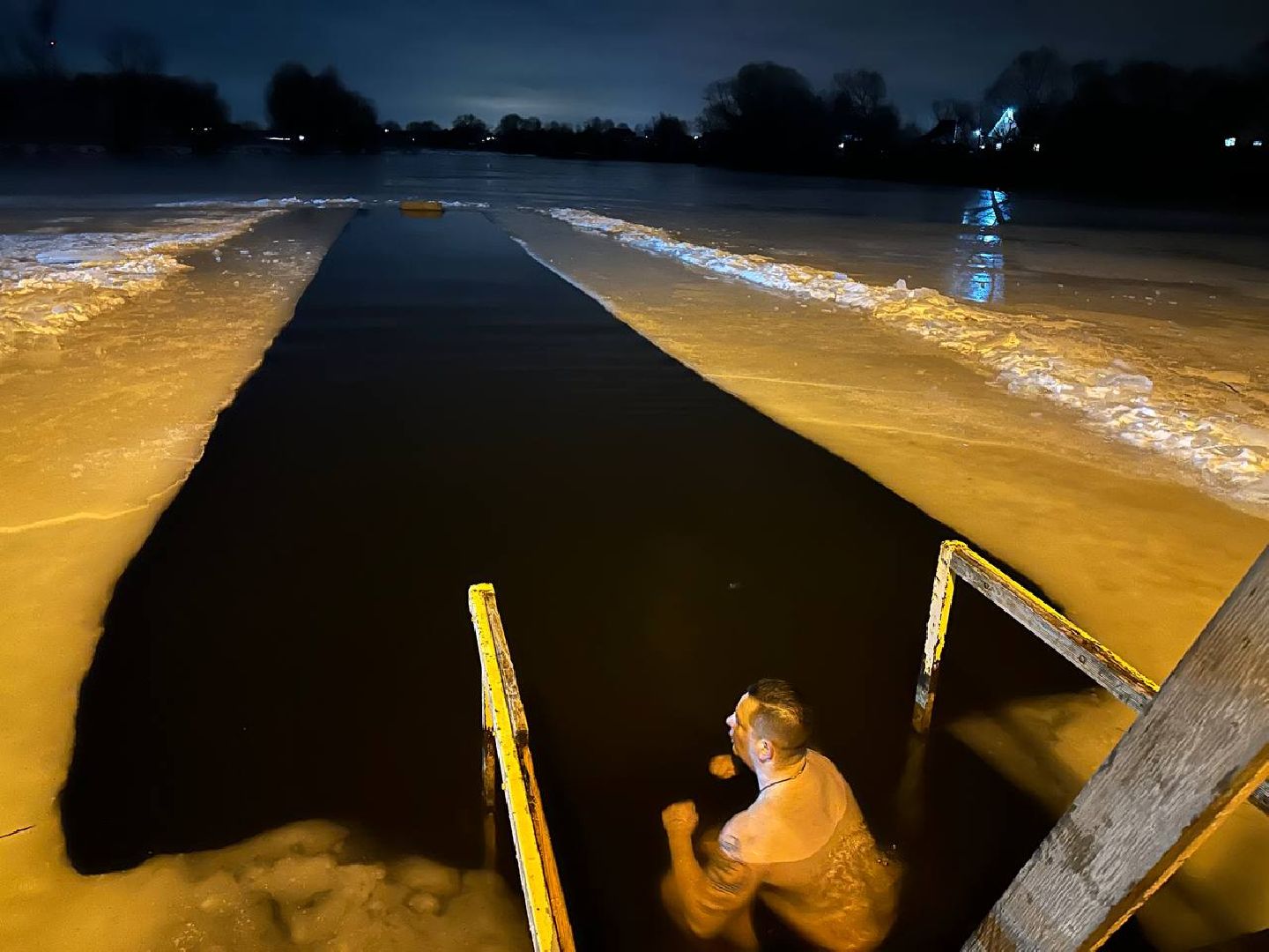 крещенские купания, купель, моржевание,