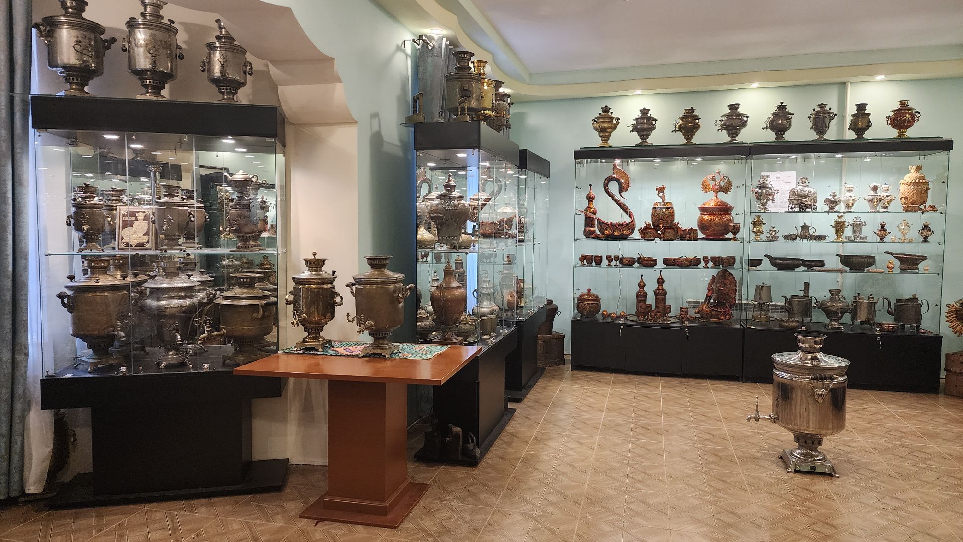 вертикалки, ивантеевка, музей самоваров, коллекционирование, коллекционер, старинные вещи, русский мир, экспозиция, экспонаты,