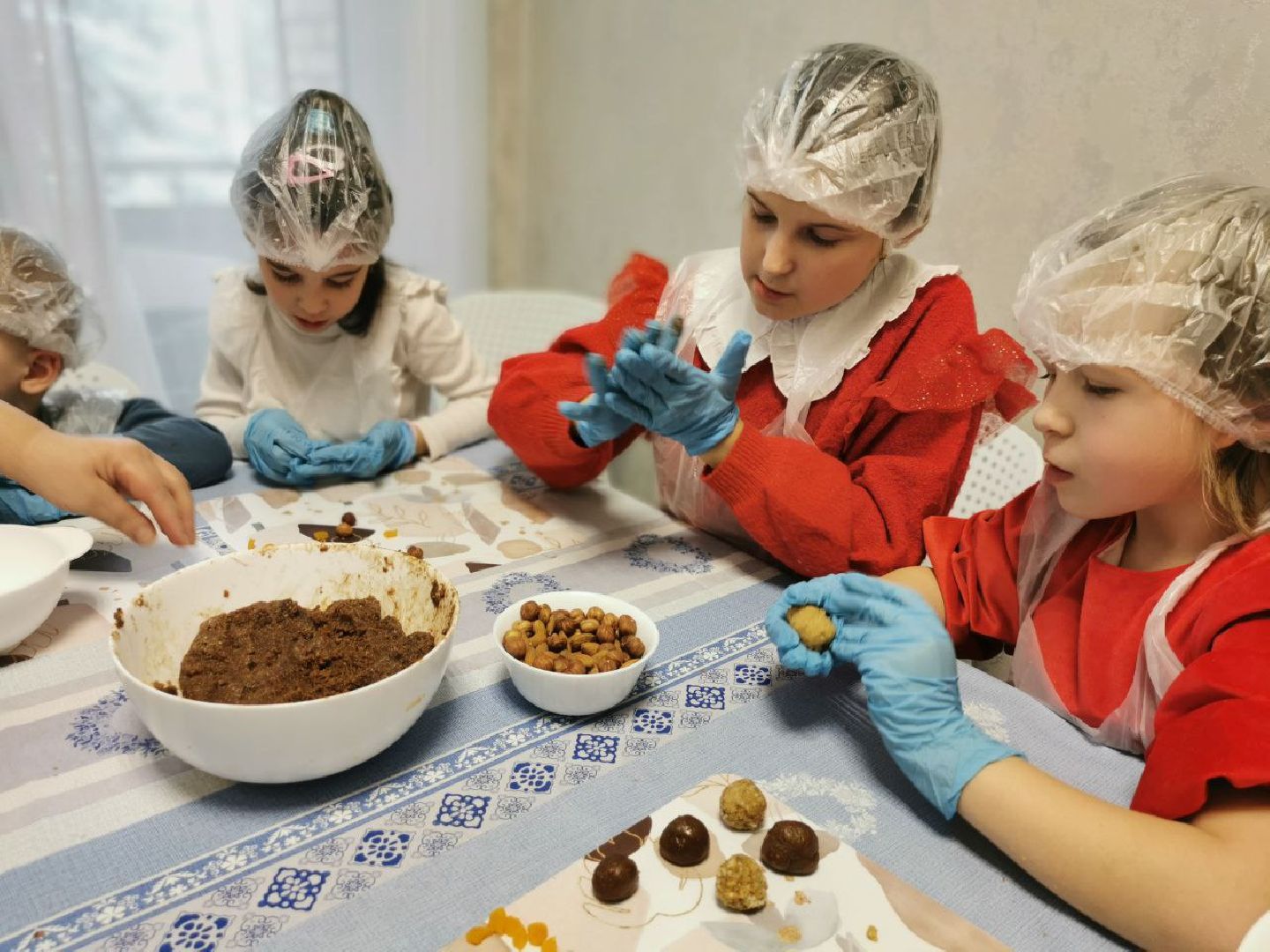 вертикалки, ивантеевка, дети, дети с овз, центр социального обслуживания, мастер-класс, конфеты, благотворительная акция, кулинария,