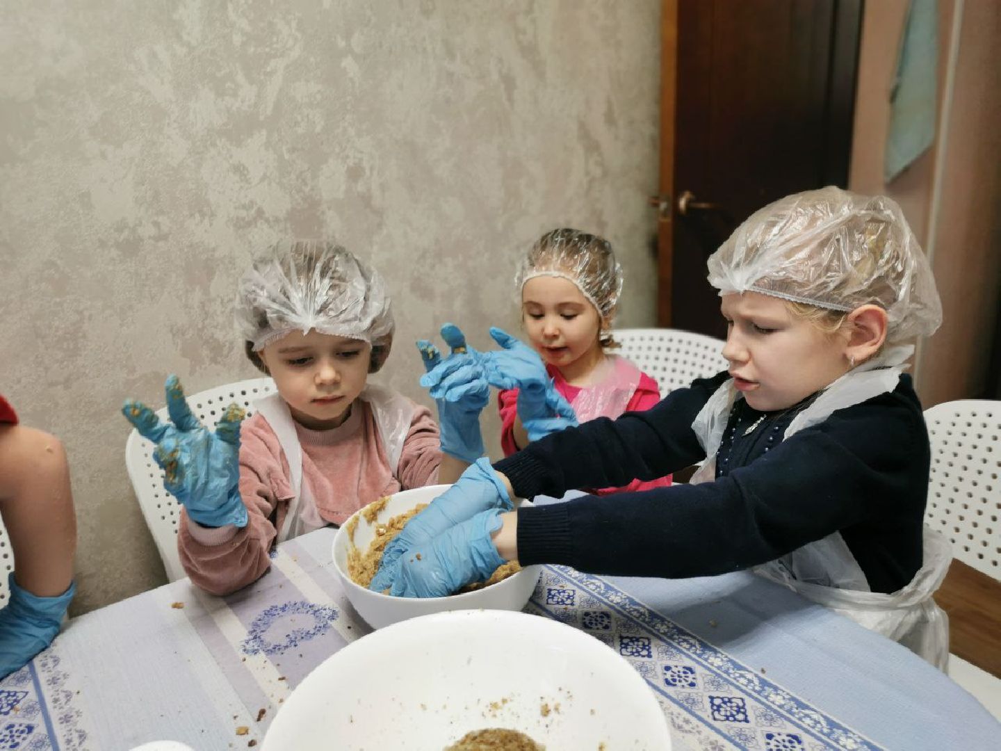 вертикалки, ивантеевка, дети, дети с овз, центр социального обслуживания, мастер-класс, конфеты, благотворительная акция, кулинария,