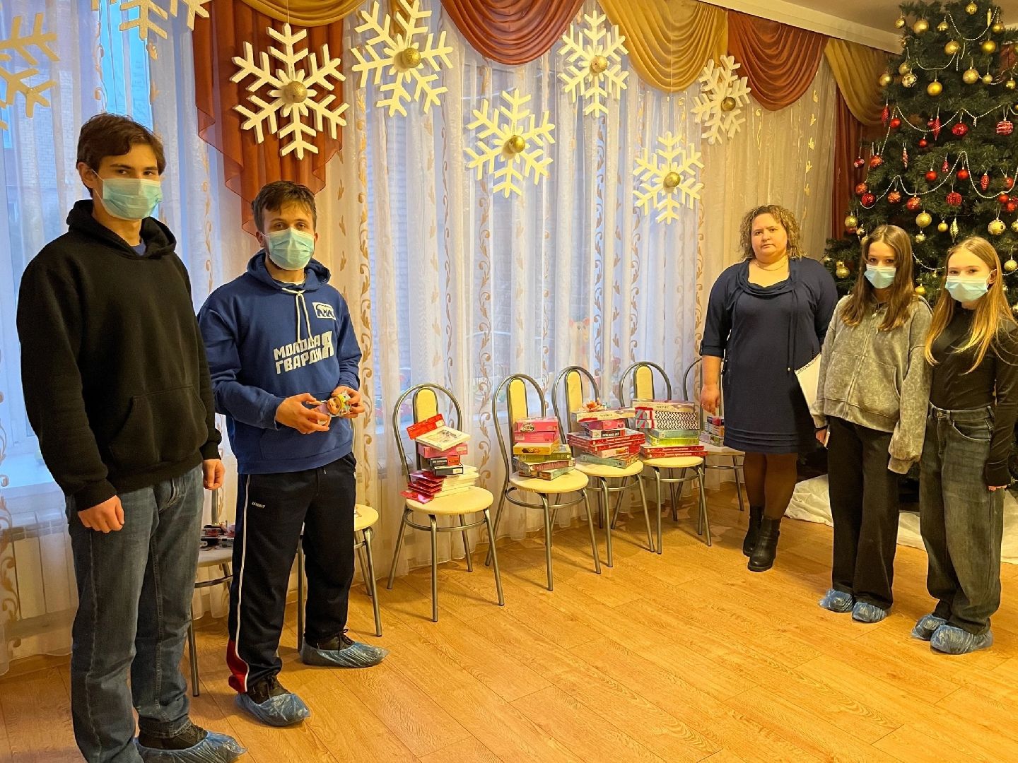 Коломна, новогодние подарки, помощь детям, молодая гвардия,