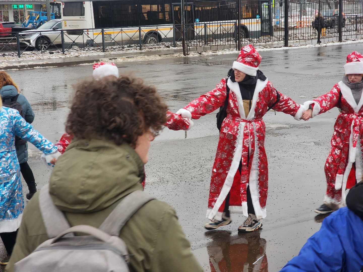 Коломна, новогодние подарки, помощь детям, молодая гвардия,