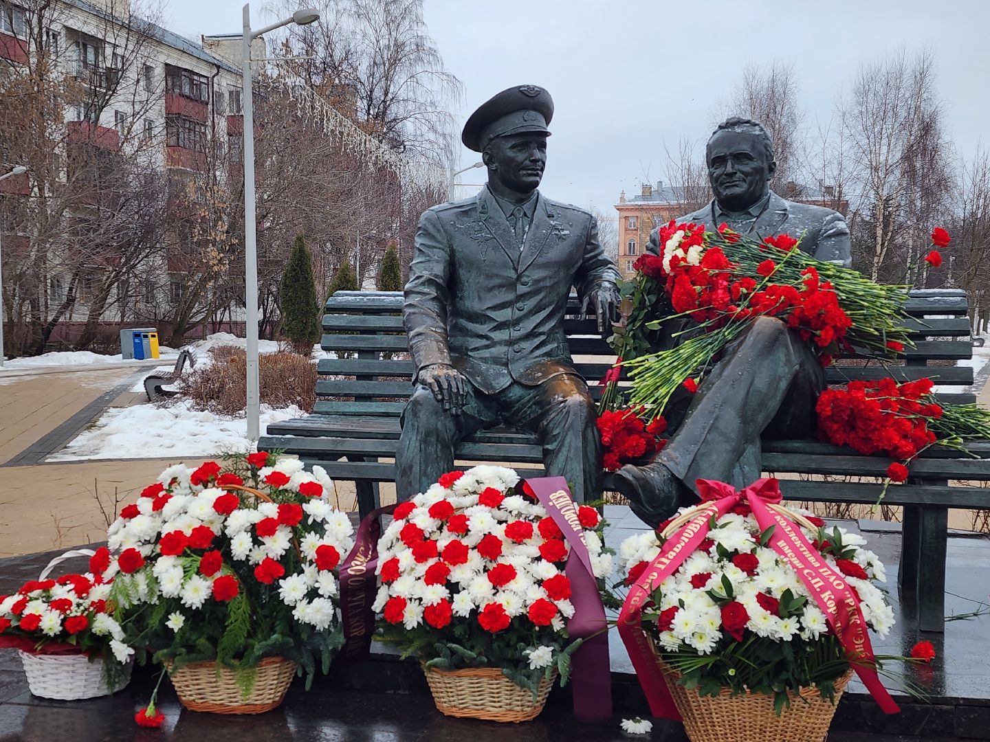 королёв, возложение цветов, памятная дата, день рождения сергея королева