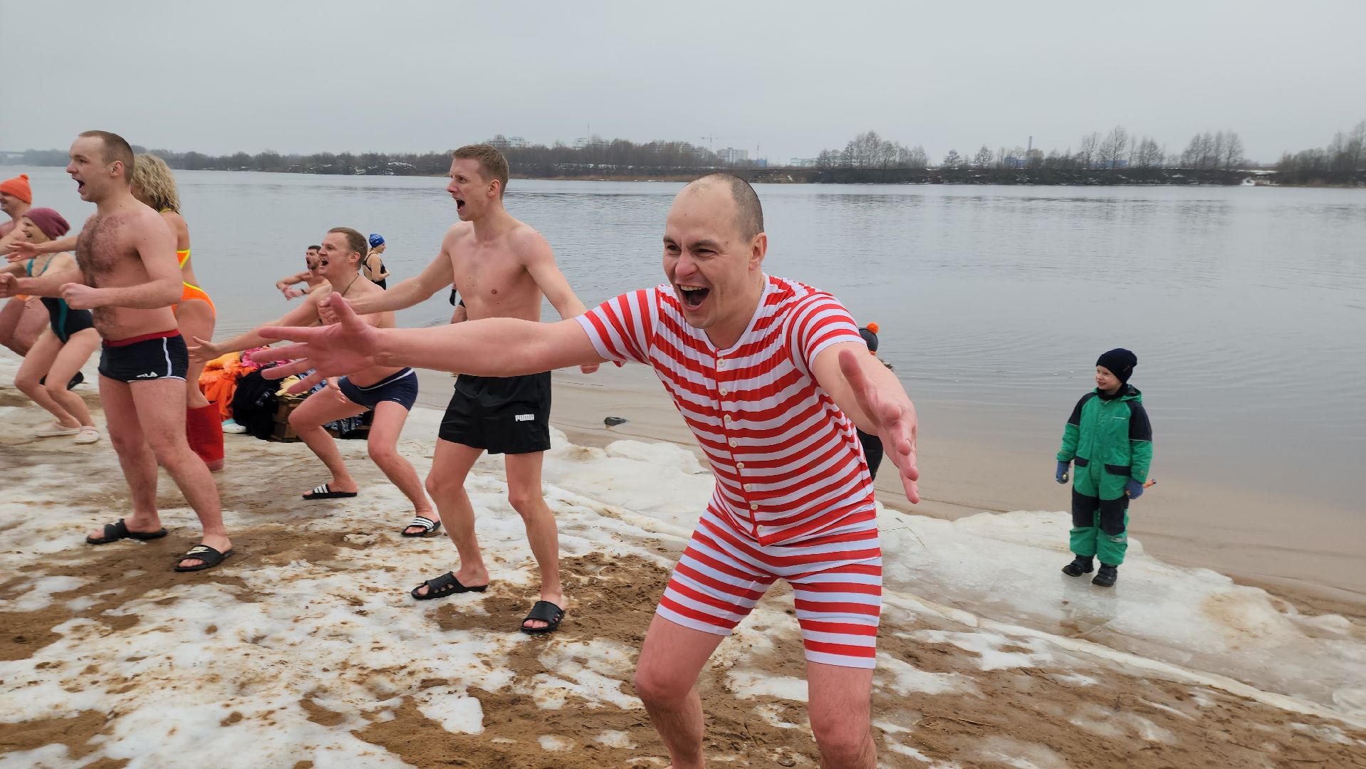 моржевание, крещенские купания, руза, рузская больница, рузский городской округ, московская область, подмосковье, вертикалки,