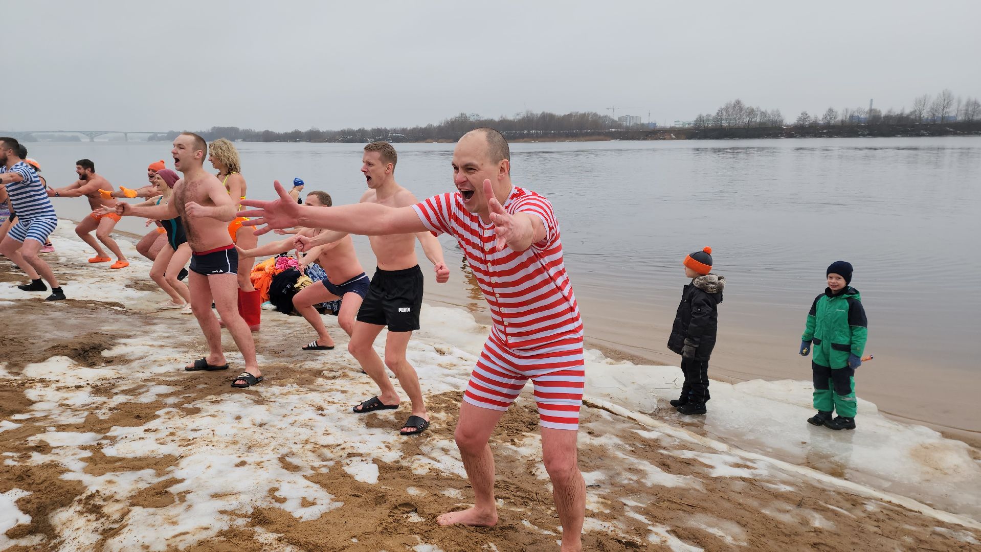 моржевание, крещенские купания, руза, рузская больница, рузский городской округ, московская область, подмосковье, вертикалки,