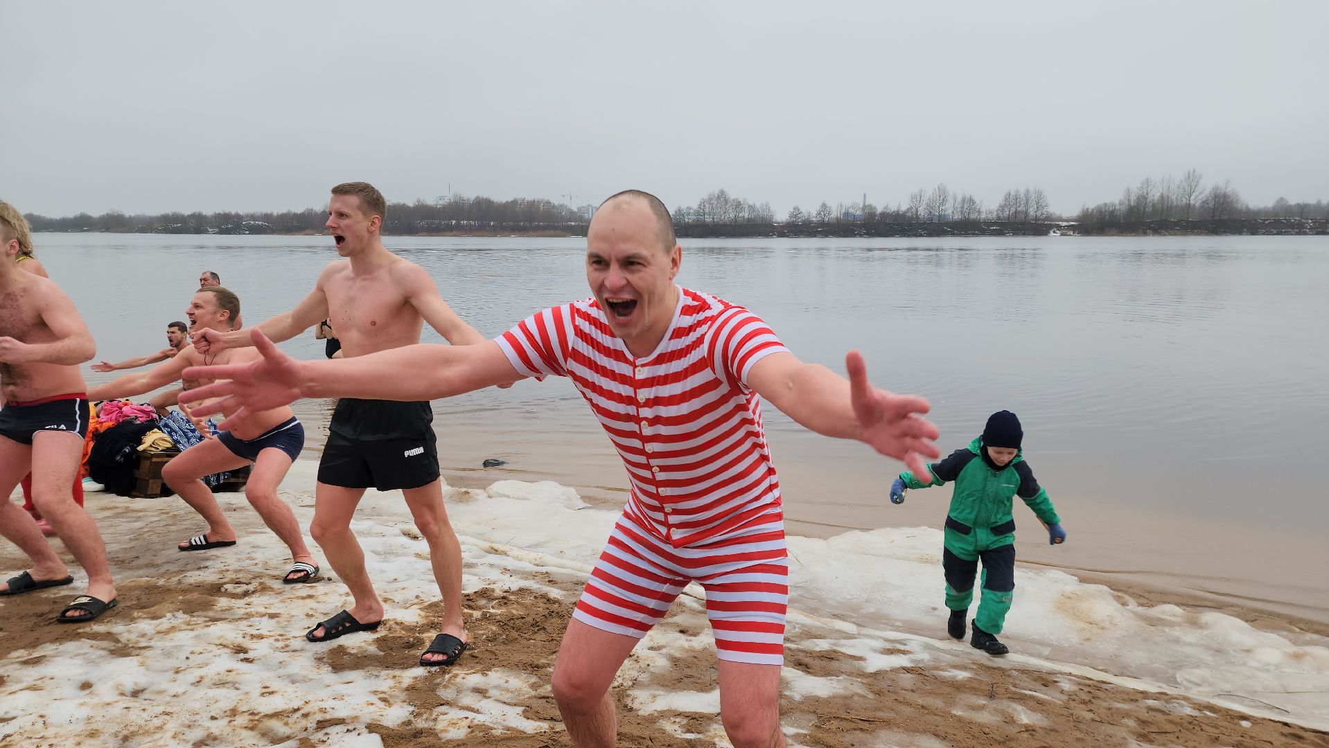 моржевание, крещенские купания, руза, рузская больница, рузский городской округ, московская область, подмосковье, вертикалки,