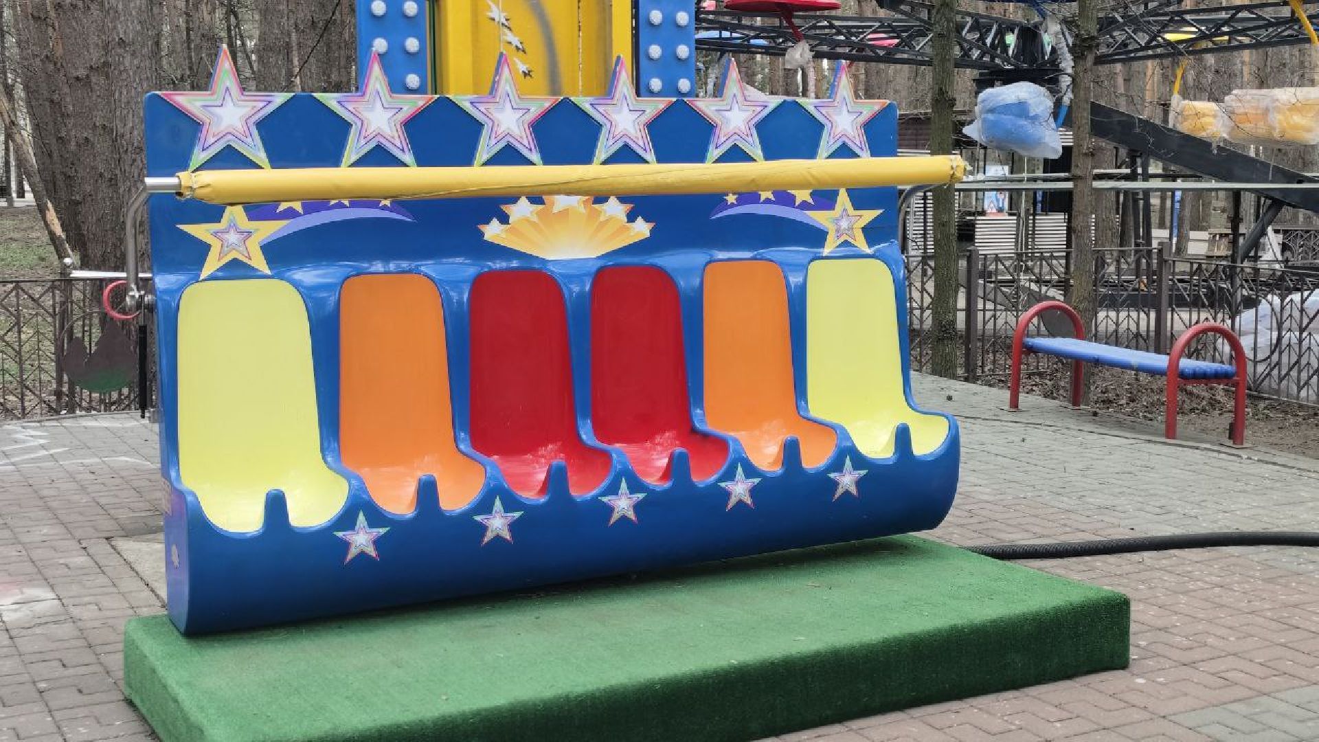 Парк Ёлочки, Подмосковные парки, карусель