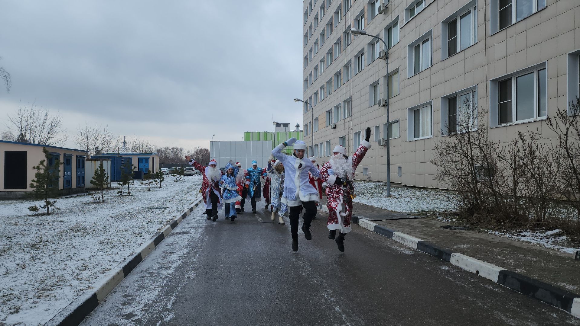 онкология, онкодиспансер, московский областной онкологический диспансер, альпинисты, промышленные альпинисты, подарки, дети, детское отделение,