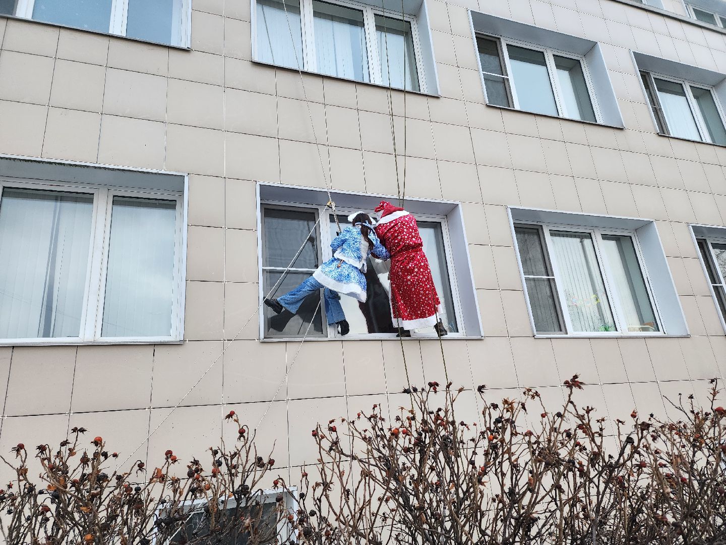 онкология, онкодиспансер, московский областной онкологический диспансер, альпинисты, промышленные альпинисты, подарки, дети, детское отделение,