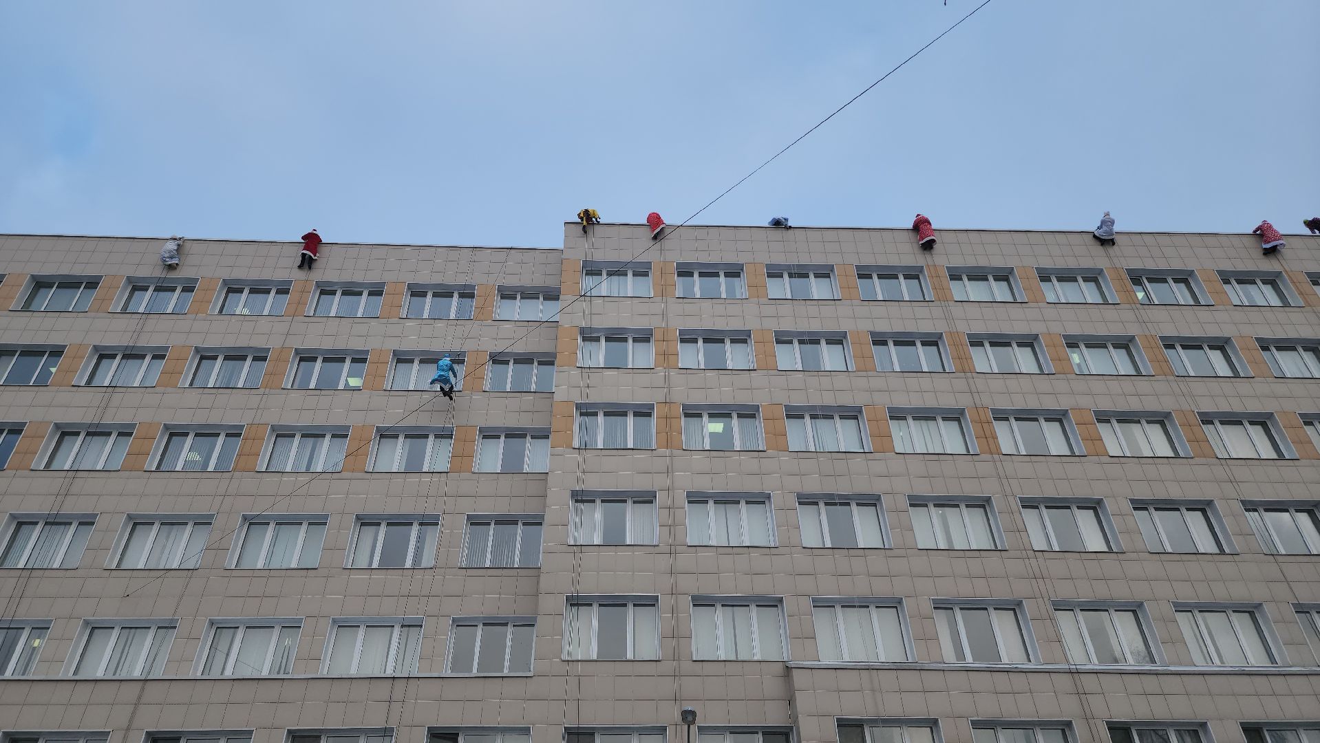 онкология, онкодиспансер, московский областной онкологический диспансер, альпинисты, промышленные альпинисты, подарки, дети, детское отделение,