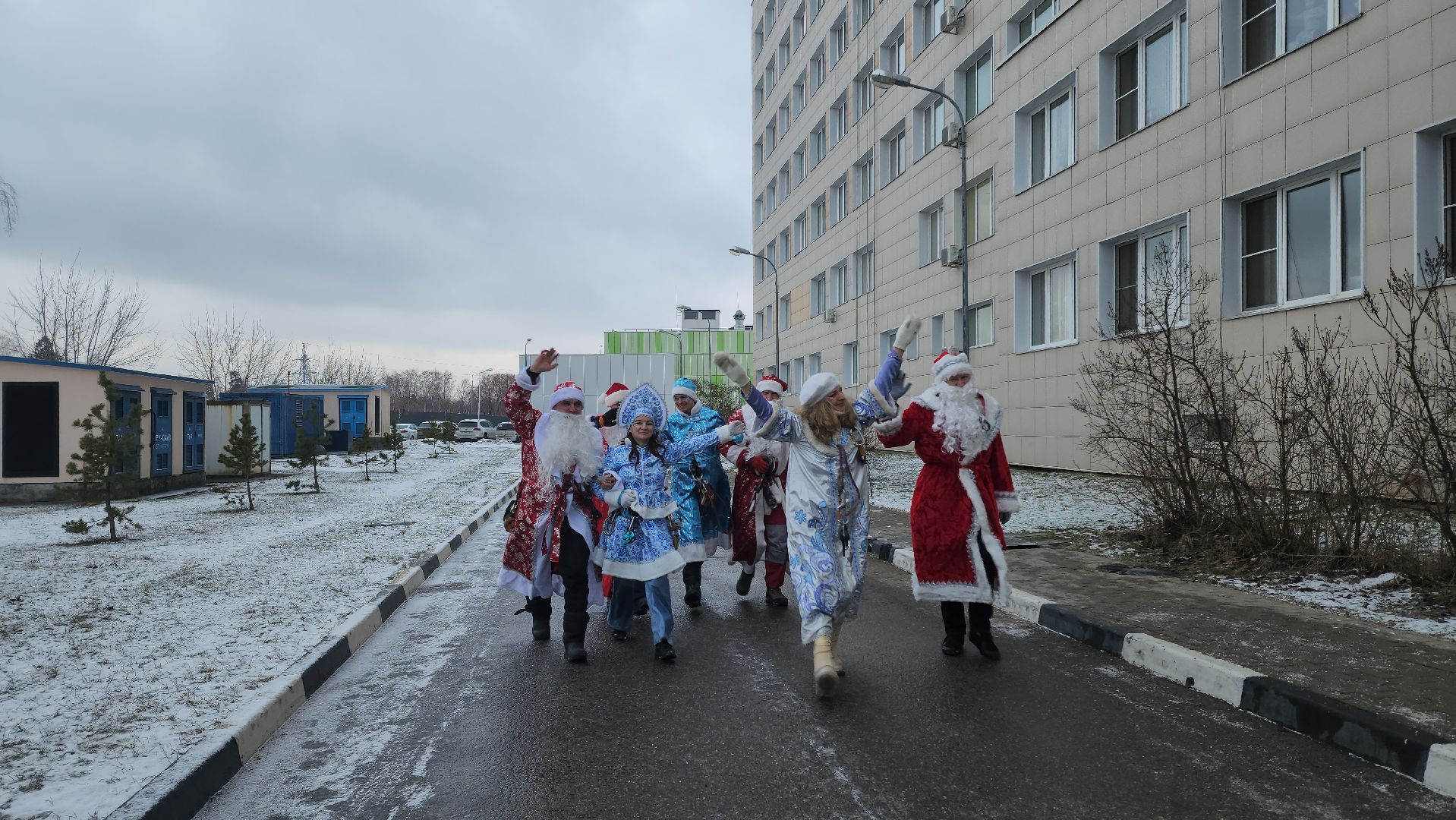 онкология, онкодиспансер, московский областной онкологический диспансер, альпинисты, промышленные альпинисты, подарки, дети, детское отделение,
