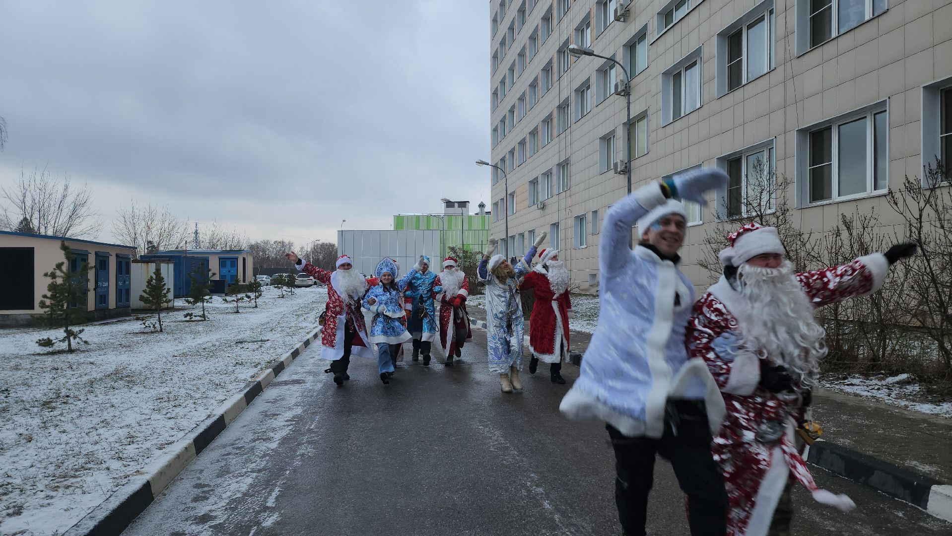 онкология, онкодиспансер, московский областной онкологический диспансер, альпинисты, промышленные альпинисты, подарки, дети, детское отделение,