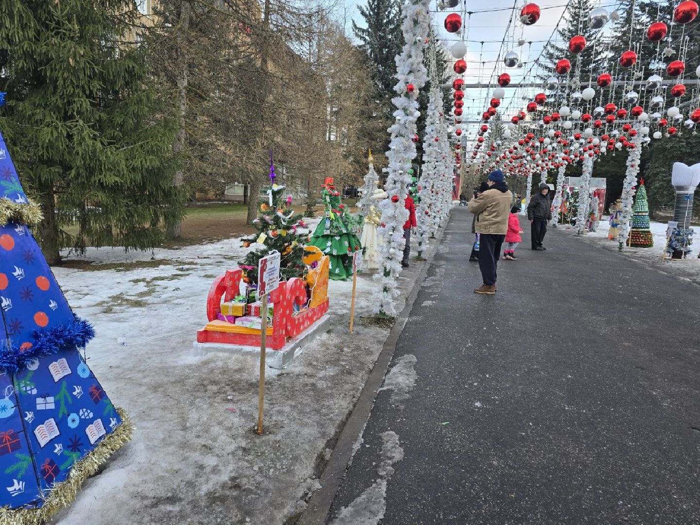 можайск, можайский городской округ, подмосковье, фестиваль креативных елок, креативные елки, конкурс, выбор победителей, голосование,