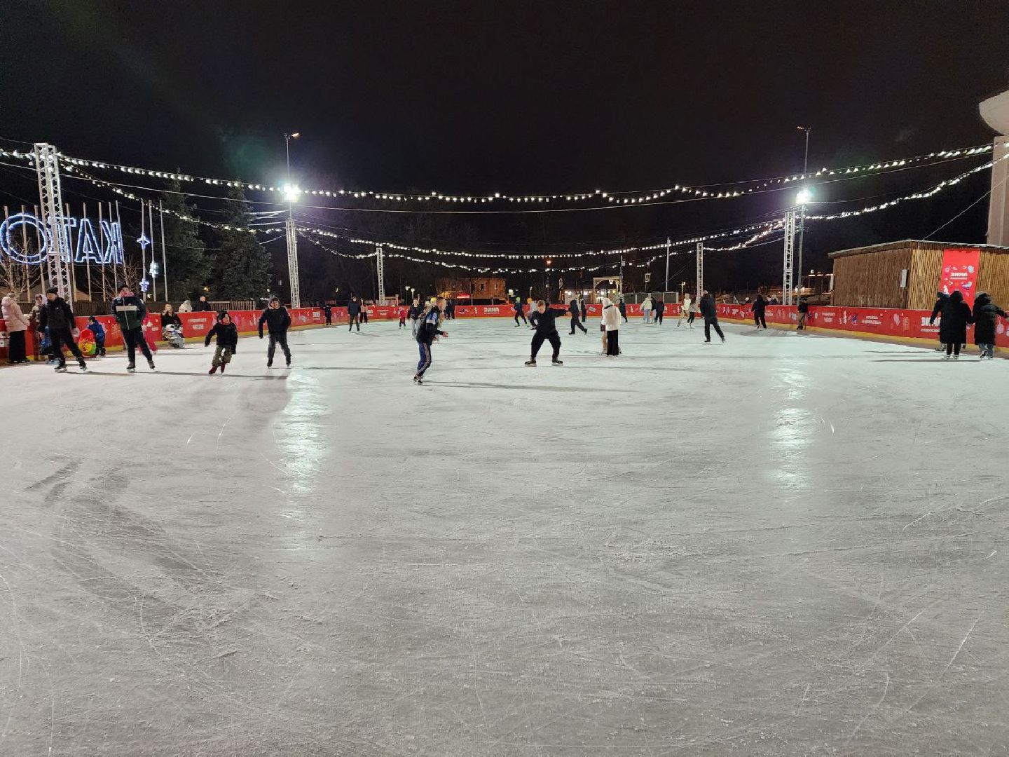 Чехов, Советская площадь, открытый каток, ледовая арена, искусственный лед, бесплатное катание, зима в подмосковье, проект губернатора московской области,