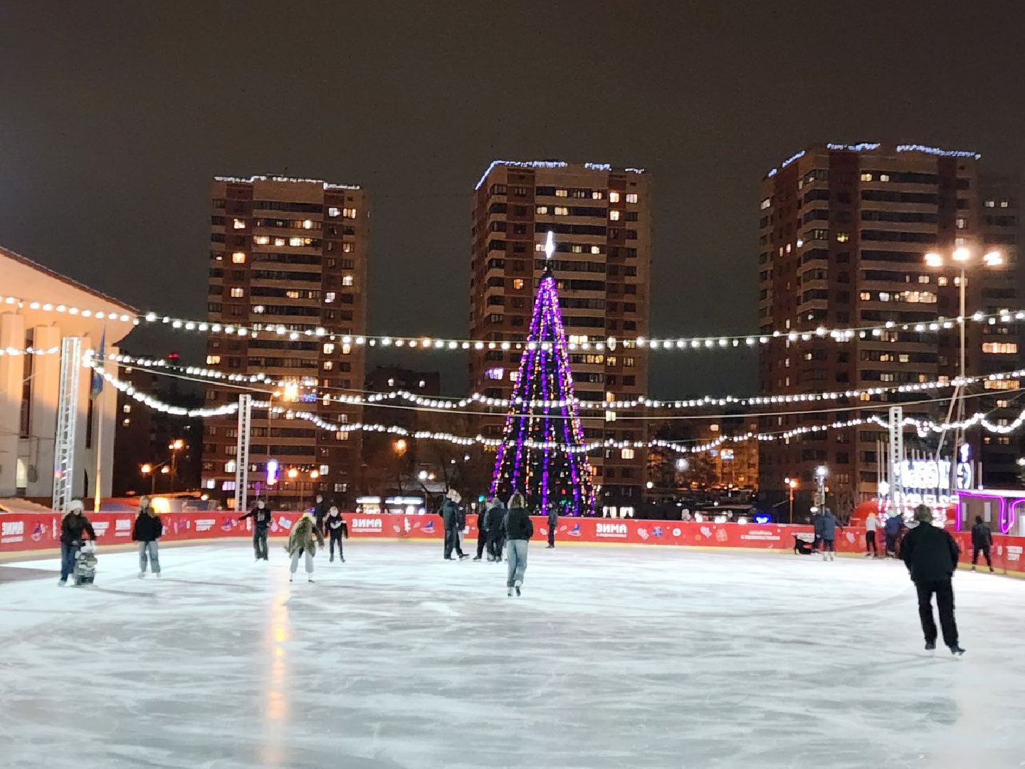 Чехов, Советская площадь, открытый каток, ледовая арена, искусственный лед, бесплатное катание, зима в подмосковье, проект губернатора московской области,