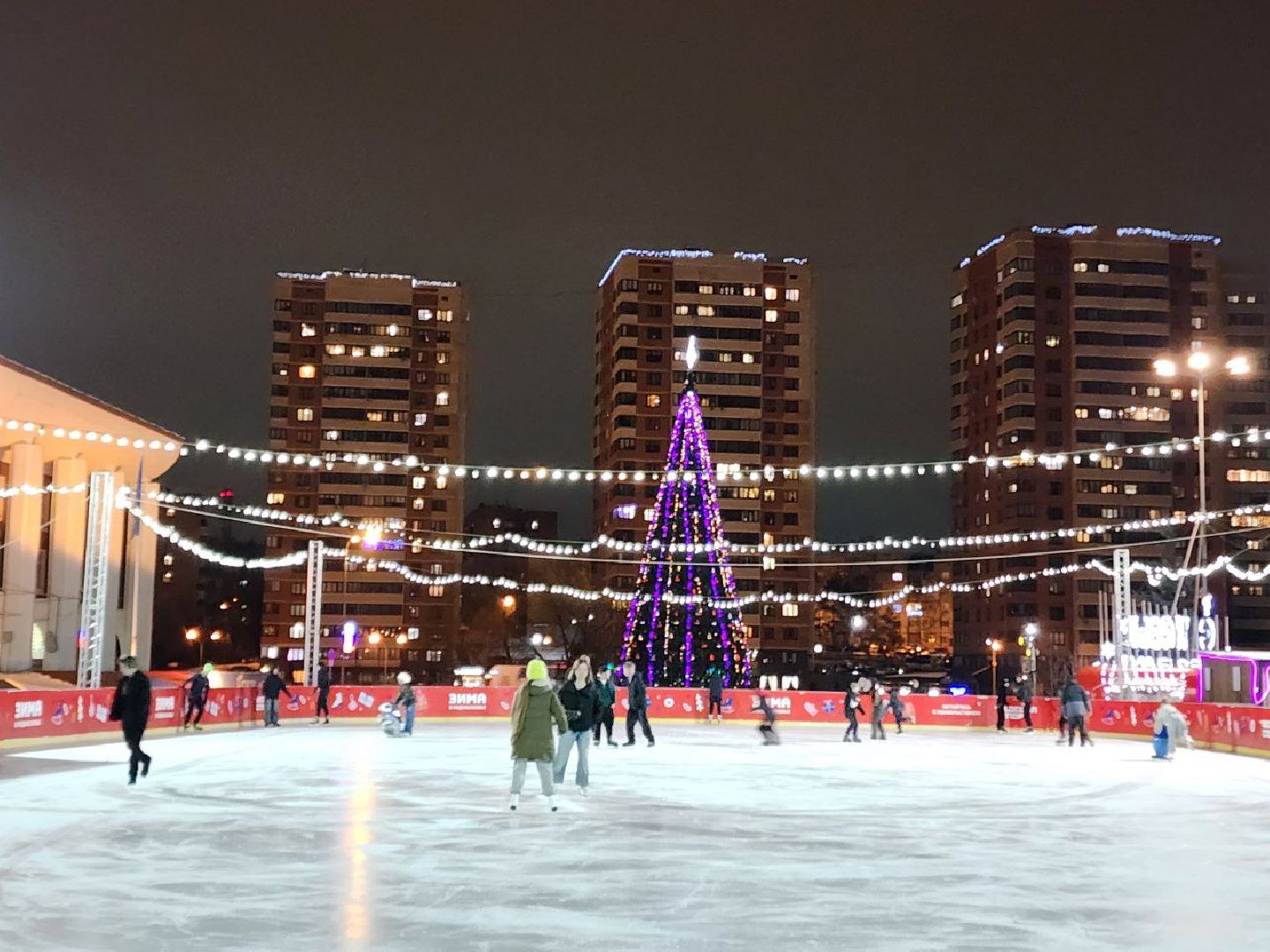 Чехов, Советская площадь, открытый каток, ледовая арена, искусственный лед, бесплатное катание, зима в подмосковье, проект губернатора московской области,