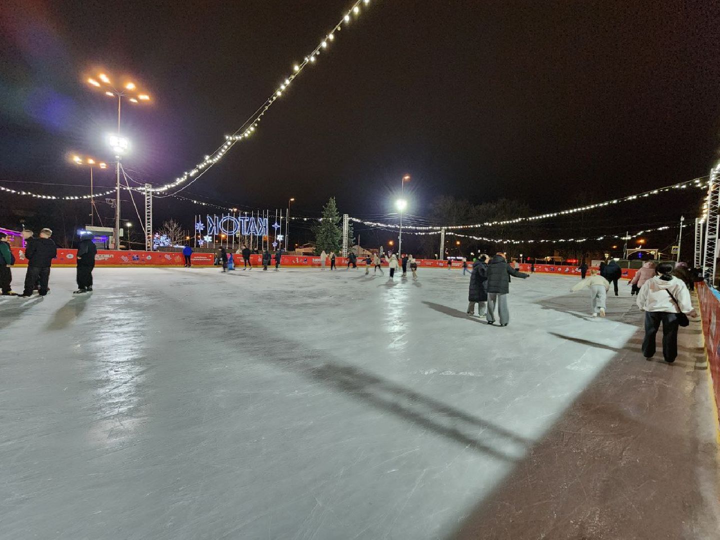 Чехов, Советская площадь, открытый каток, ледовая арена, искусственный лед, бесплатное катание, зима в подмосковье, проект губернатора московской области,