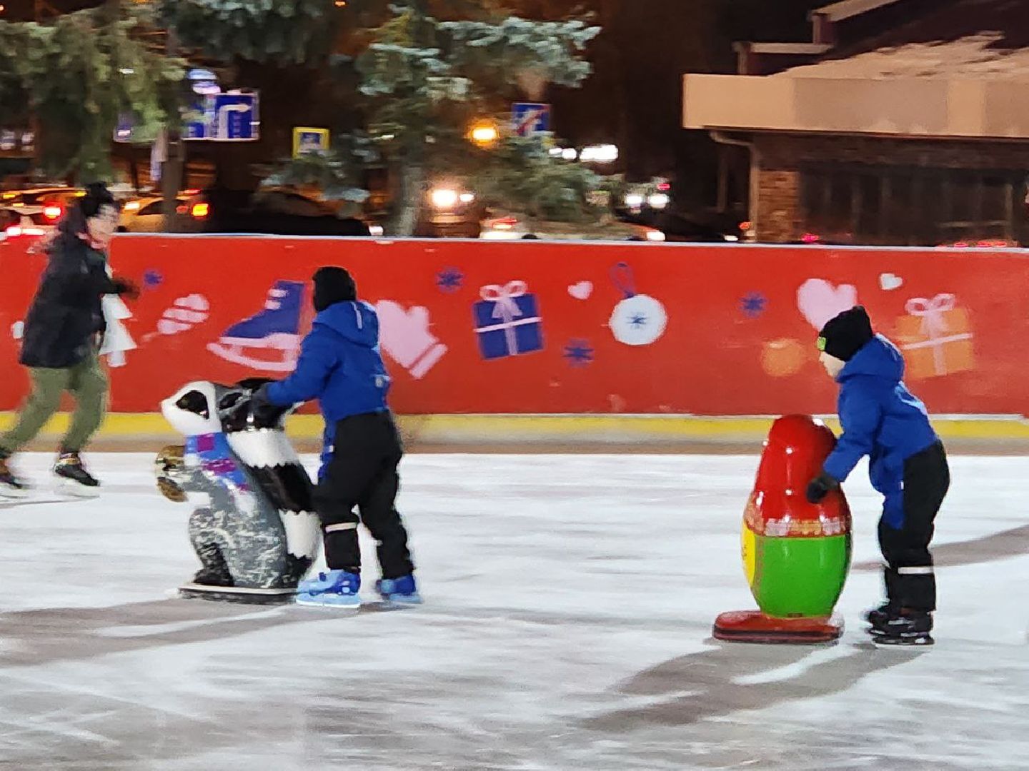 Чехов, Советская площадь, открытый каток, ледовая арена, искусственный лед, бесплатное катание, зима в подмосковье, проект губернатора московской области,