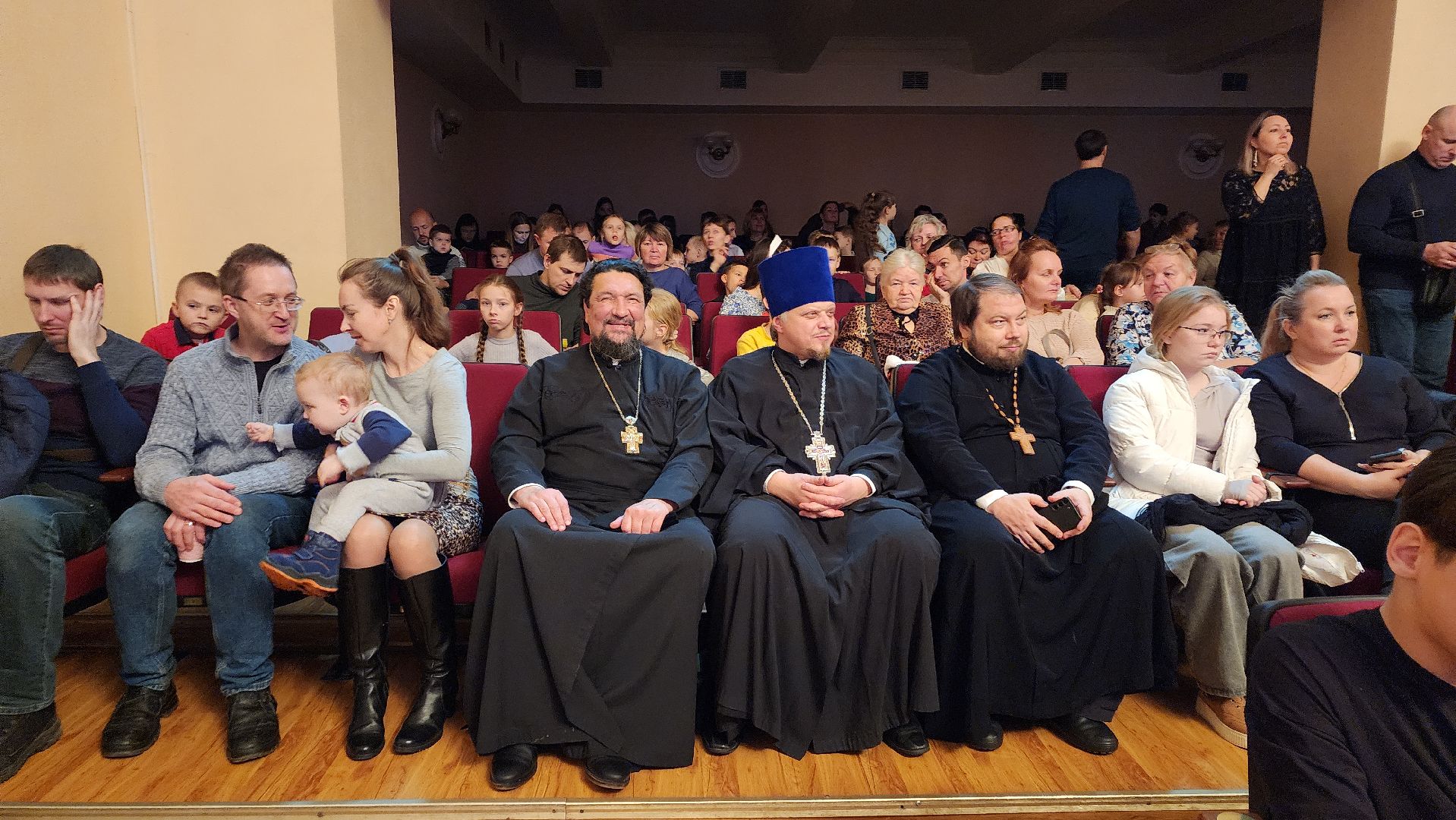 вертикалки, пушкино, рождество христово, спектакль, театральная студия, троицкий храм, дети, рождественская сказка, рождественская елка, театральная постановка,