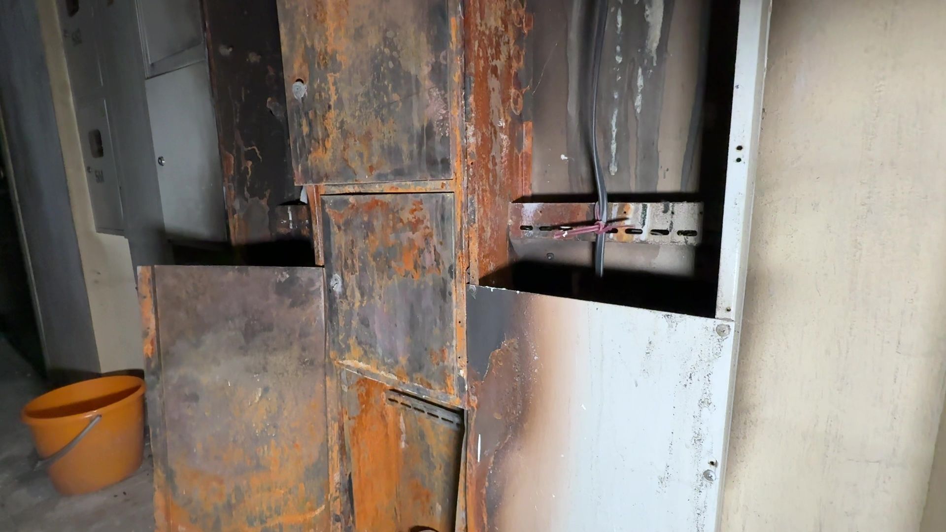 реутов, вертикалки, пожар, копоть, грязь, сажа, мчс, ликвидация последствий пожара, огонь,