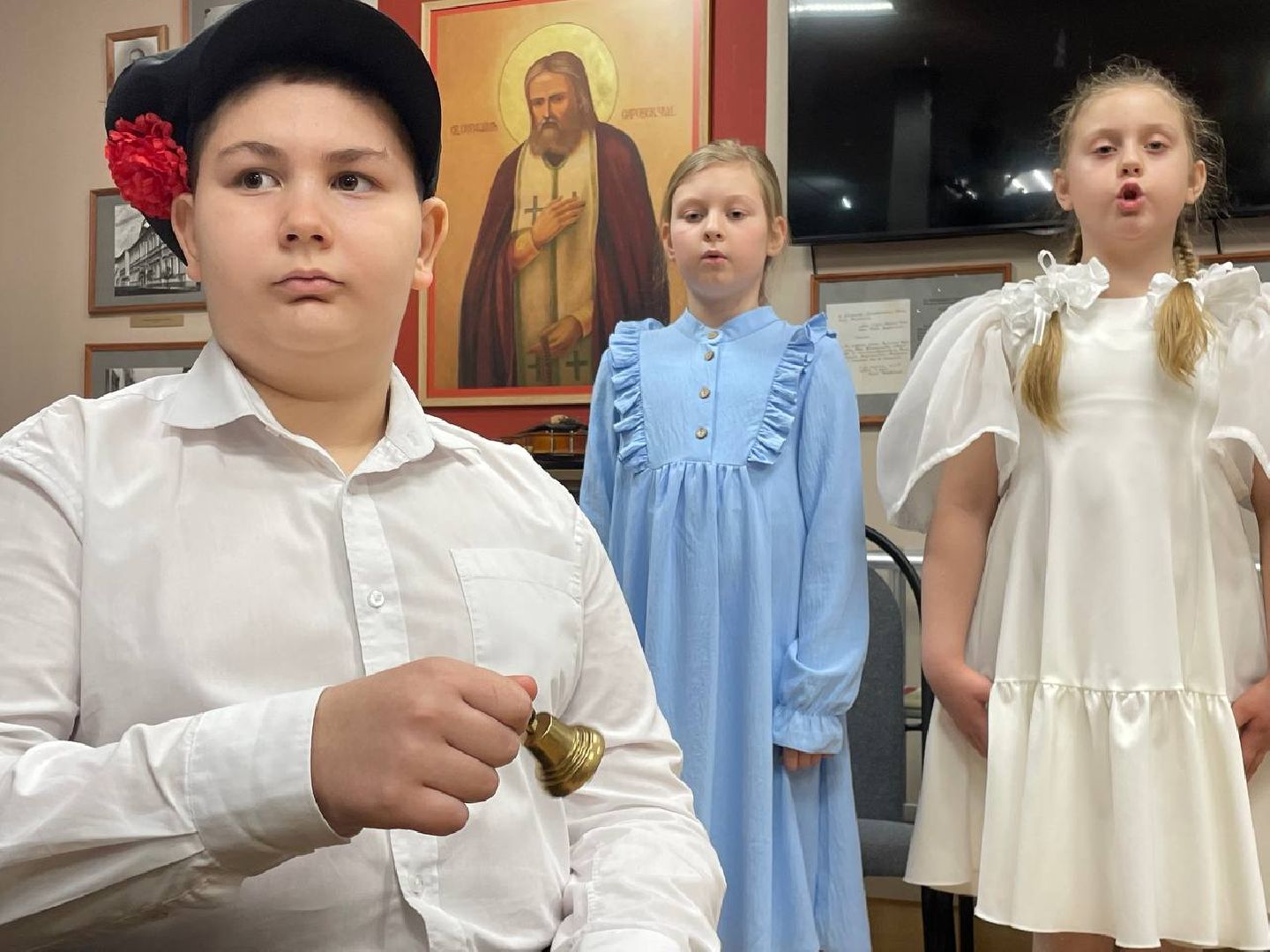 Дмитров, Дом епископа, Хор Птички-певуньи,