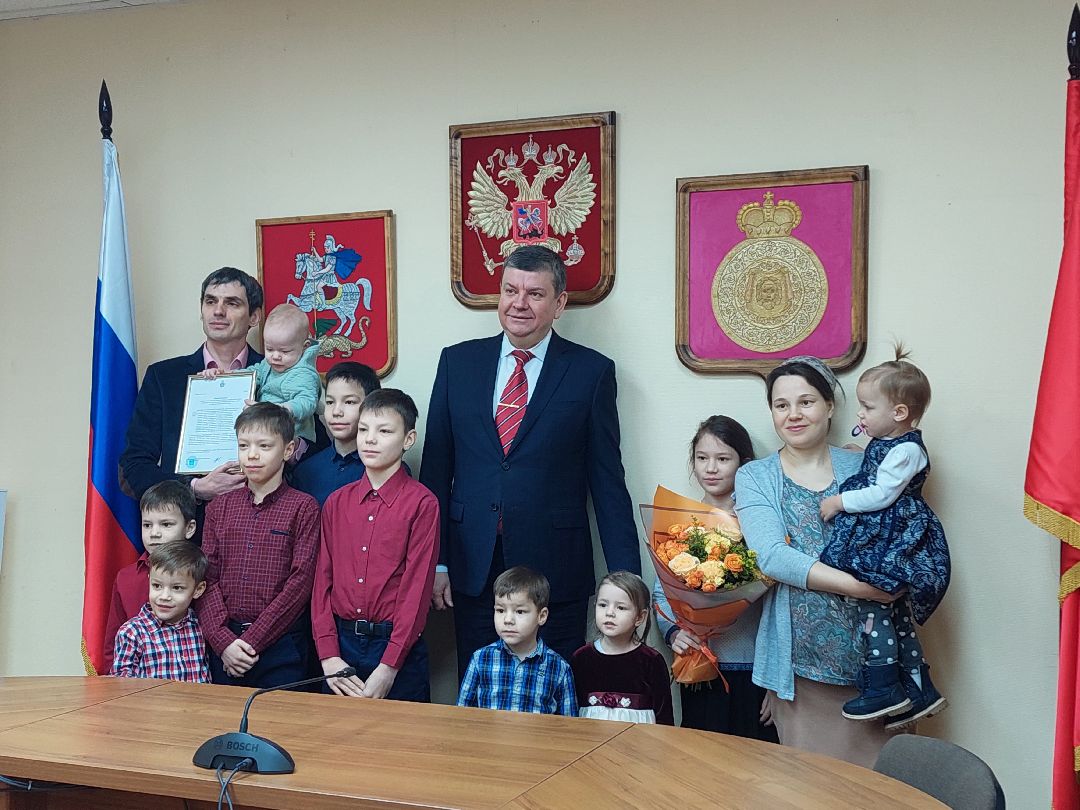 Воскресенск, общество