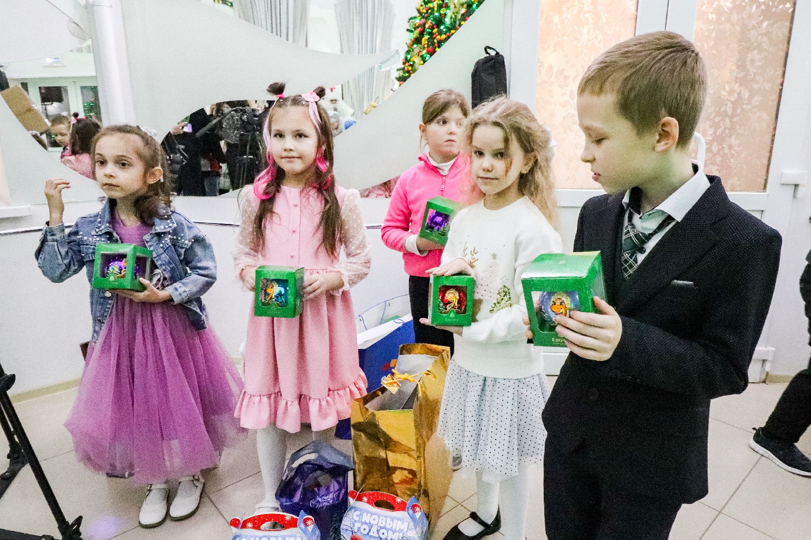 Клин, общество, дети, меценаты, экономика, подарки, помощь,