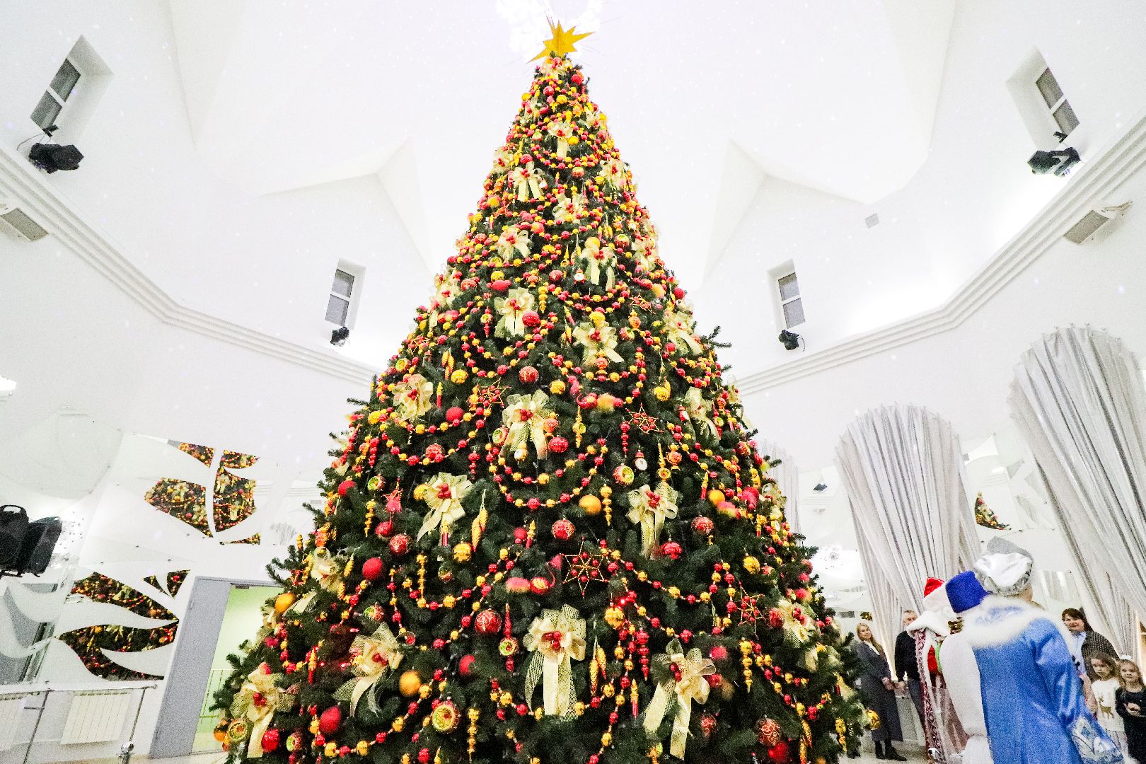 Клин, общество, дети, меценаты, экономика, подарки, помощь,